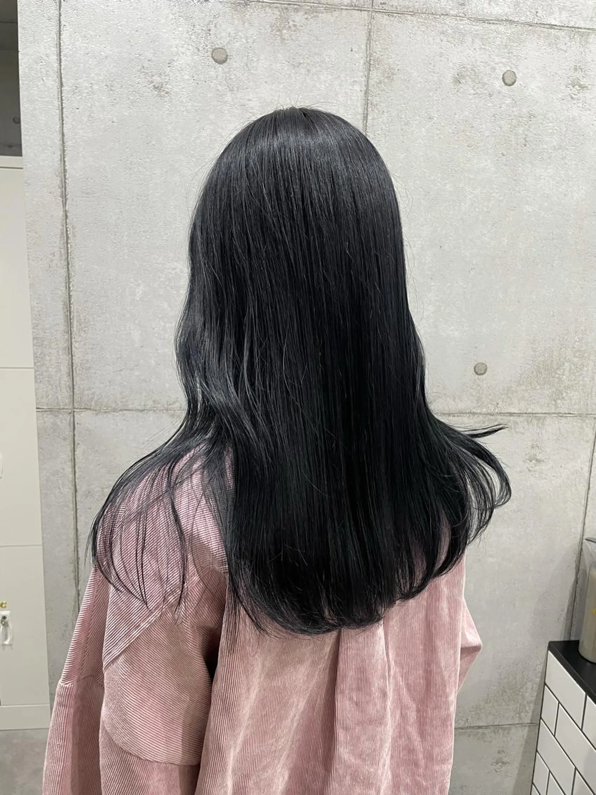 カラー 黒髪 ブルーカラー ブルーブラック オオカワユウキ 🎀newi池袋のヘアスタイル