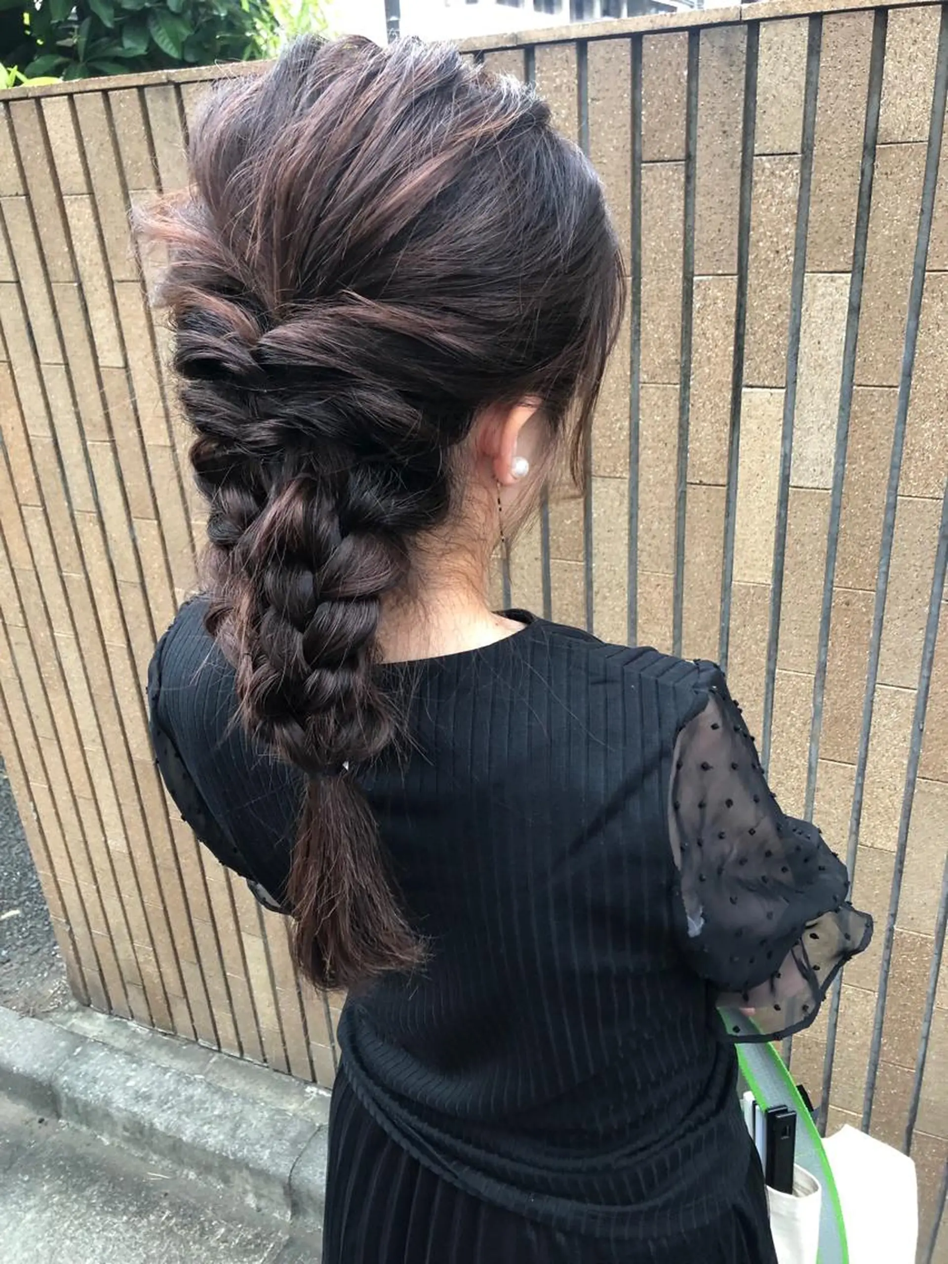 ロング ヘアアレンジ MIOベージュカラー 柔らかいカラーのヘアスタイル