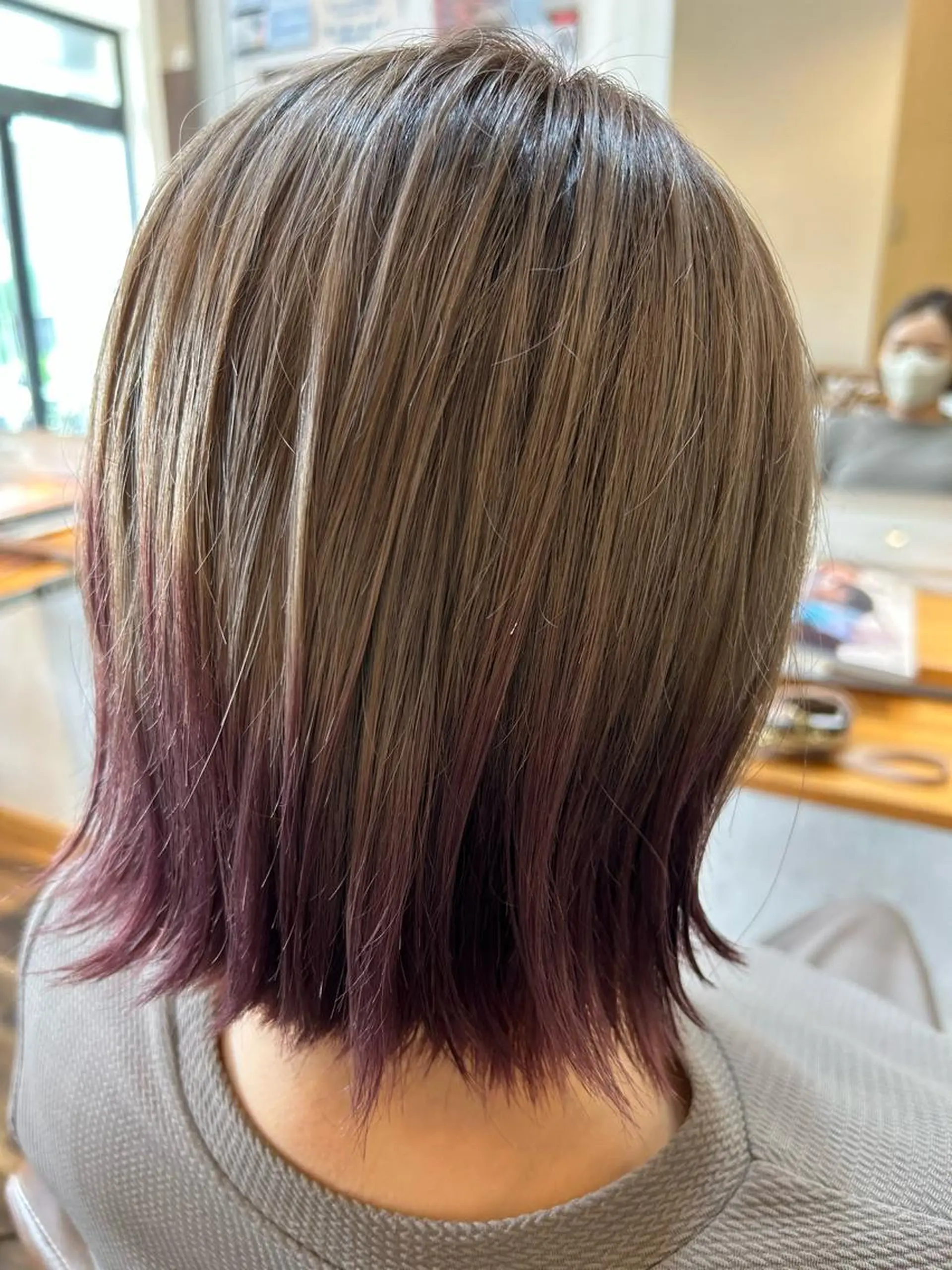 ショート カラー ダブルカラー ピンクカラー 石川 奈緒子のヘアスタイル