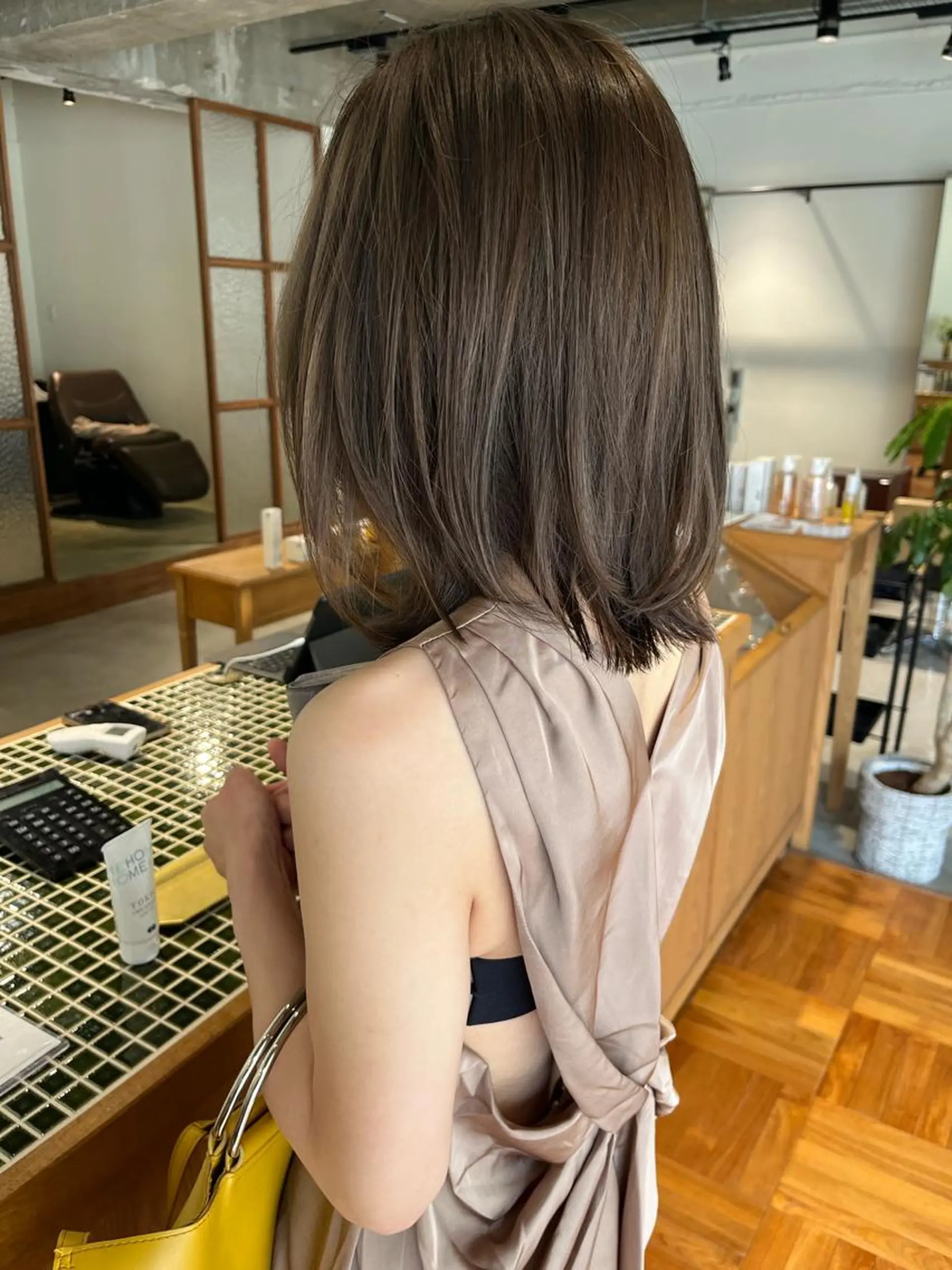 カラー ベージュカラー オリーブベージュ 川田 愛美のヘアスタイル