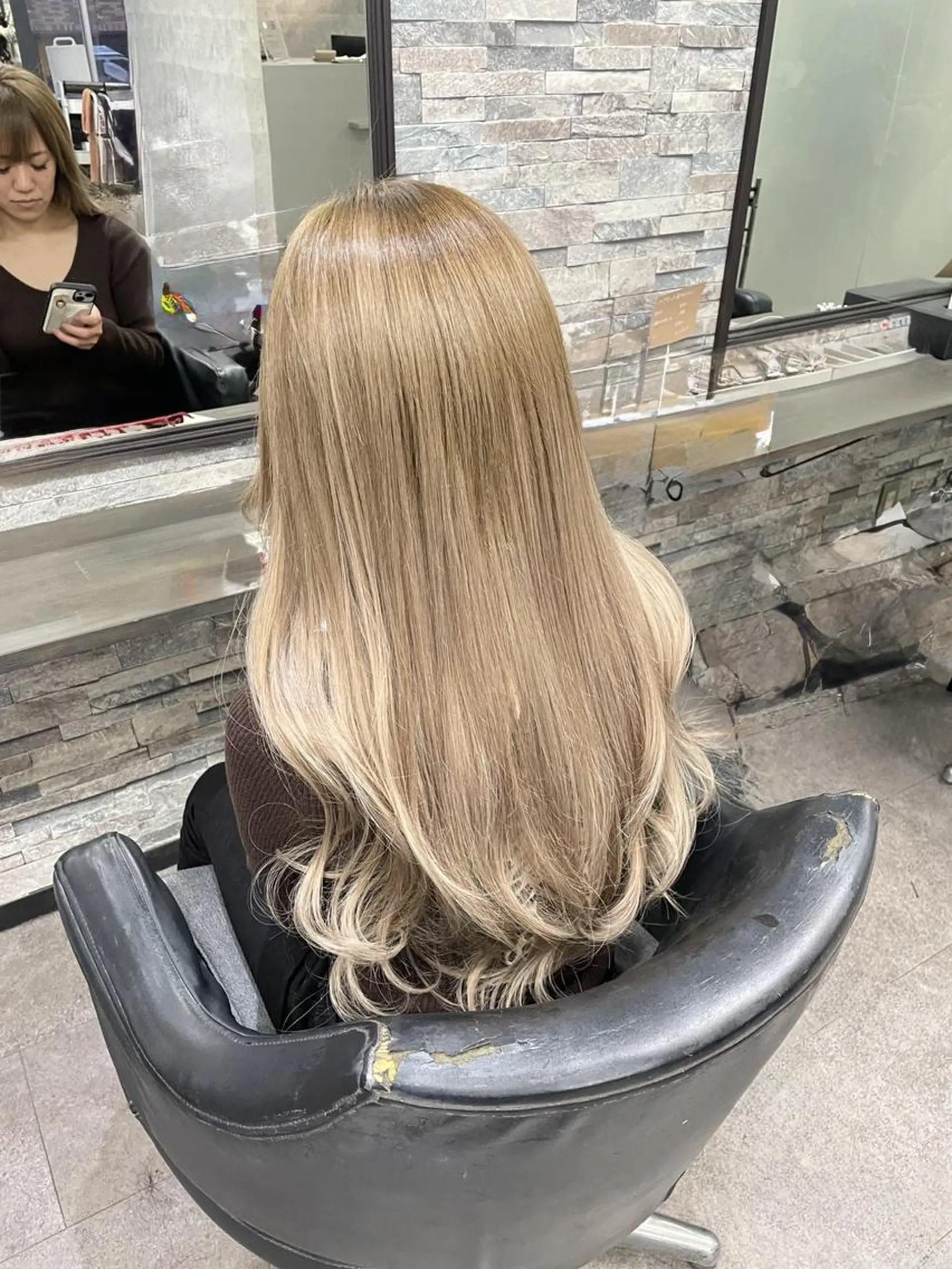 ロング ヘアカラー エクステ 💎馴染むエクステ× 縮毛矯正TOMO💎のヘアスタイル