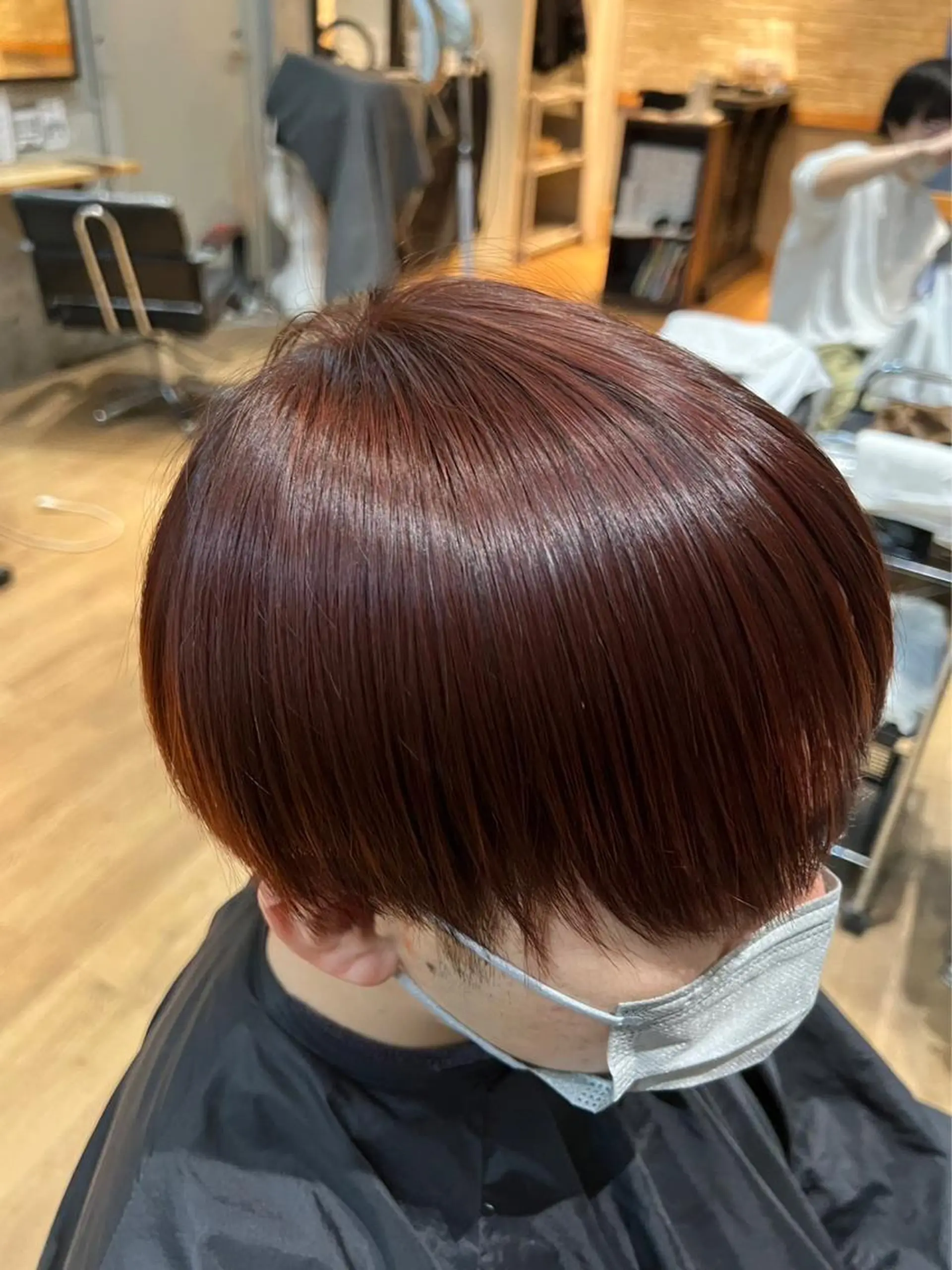 ショート カラー メンズ メンズブリーチ ブリーチ ブリーチなしカラー 曲がる縮毛 フェザー ニュアンス  佐々木のヘアスタイル