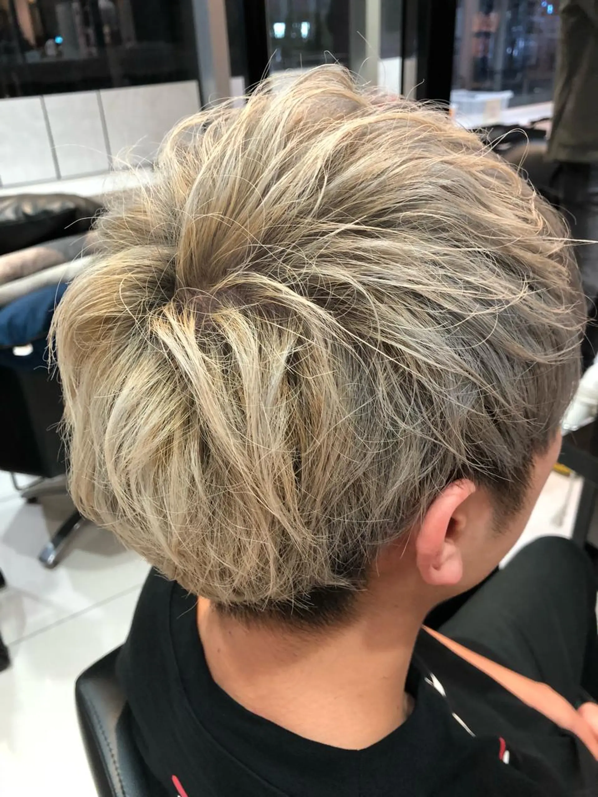 ショート カラー ブリーチ シルバー ヘアカラー ✨髪質改善＆ボブ✨ 近藤 凌のヘアスタイル