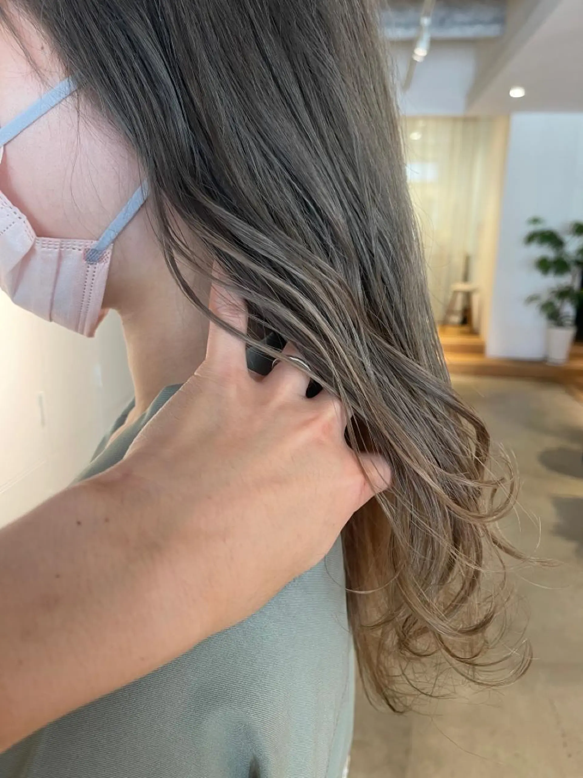 ロング カラー トリートメント WATANABE YUTOのヘアスタイル