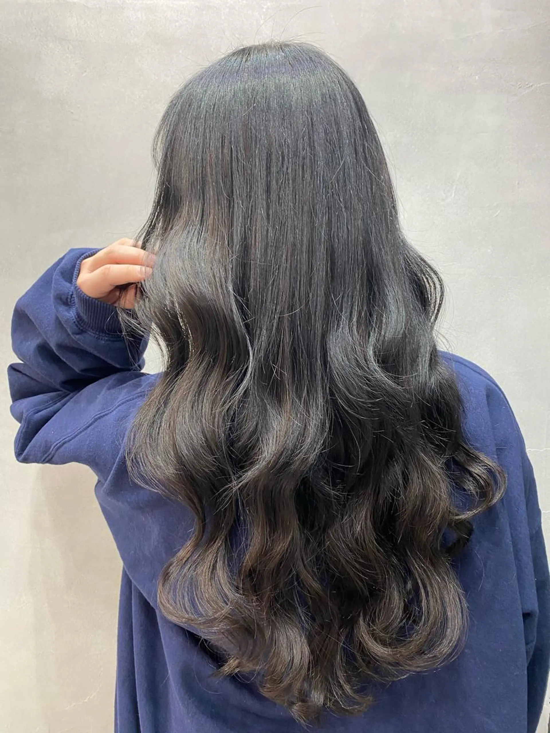ロング カラー ヘアアレンジ ショートボブ 編み込みエクステ シールエクステ バレイヤージュ 透明感カラー LAVENDIA 初音のヘアスタイル