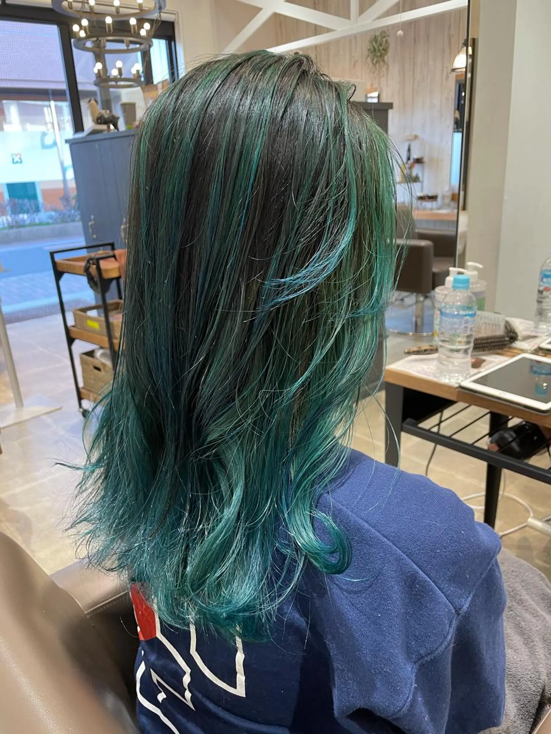 セミロング カラー 鈴村 大介のヘアスタイル