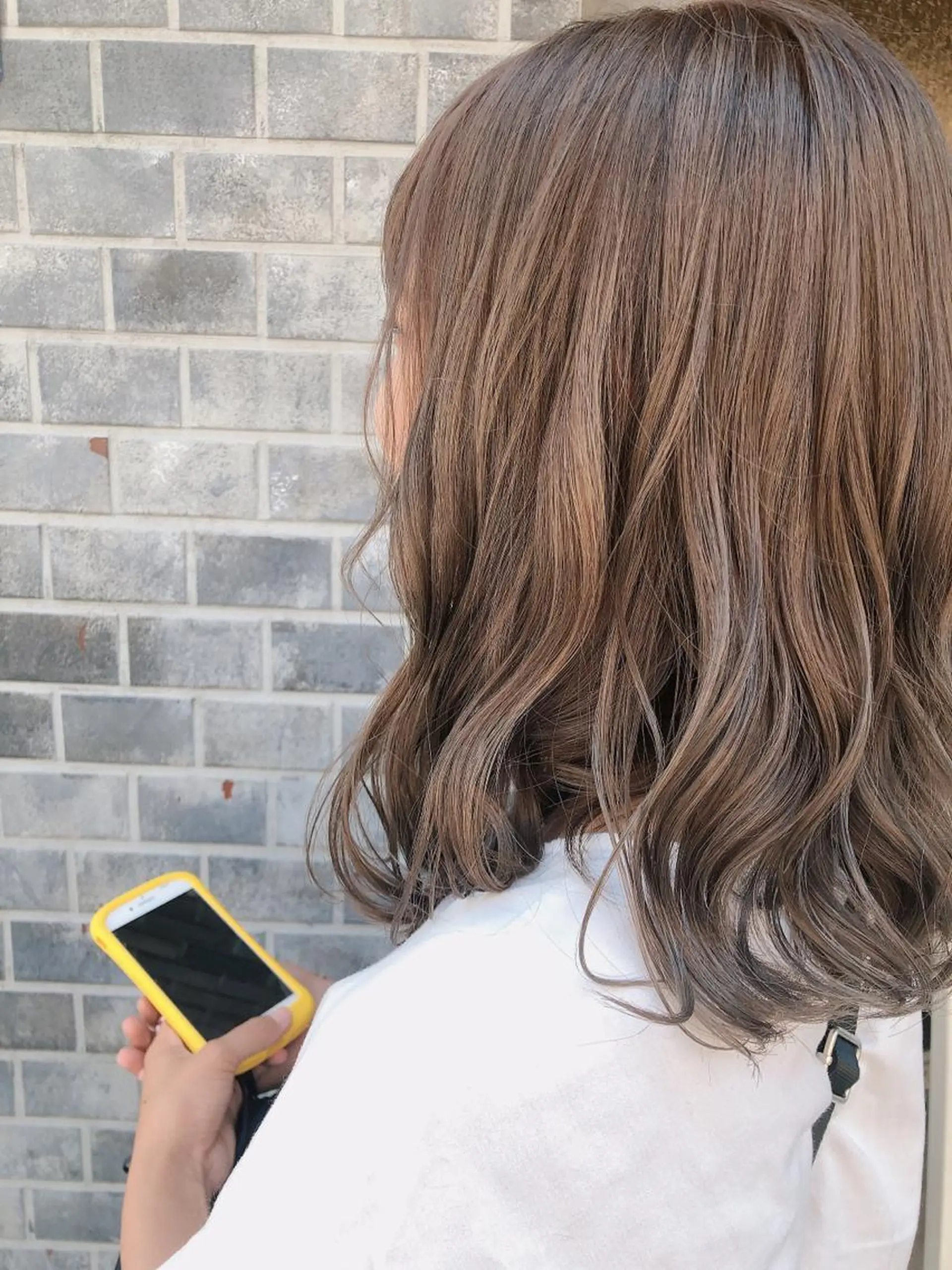 セミロング カラー アッシュ ベージュカラー 透明感カラー ✳︎SERA✳︎ 平日のみご案内のマツエク・マツパデザイン