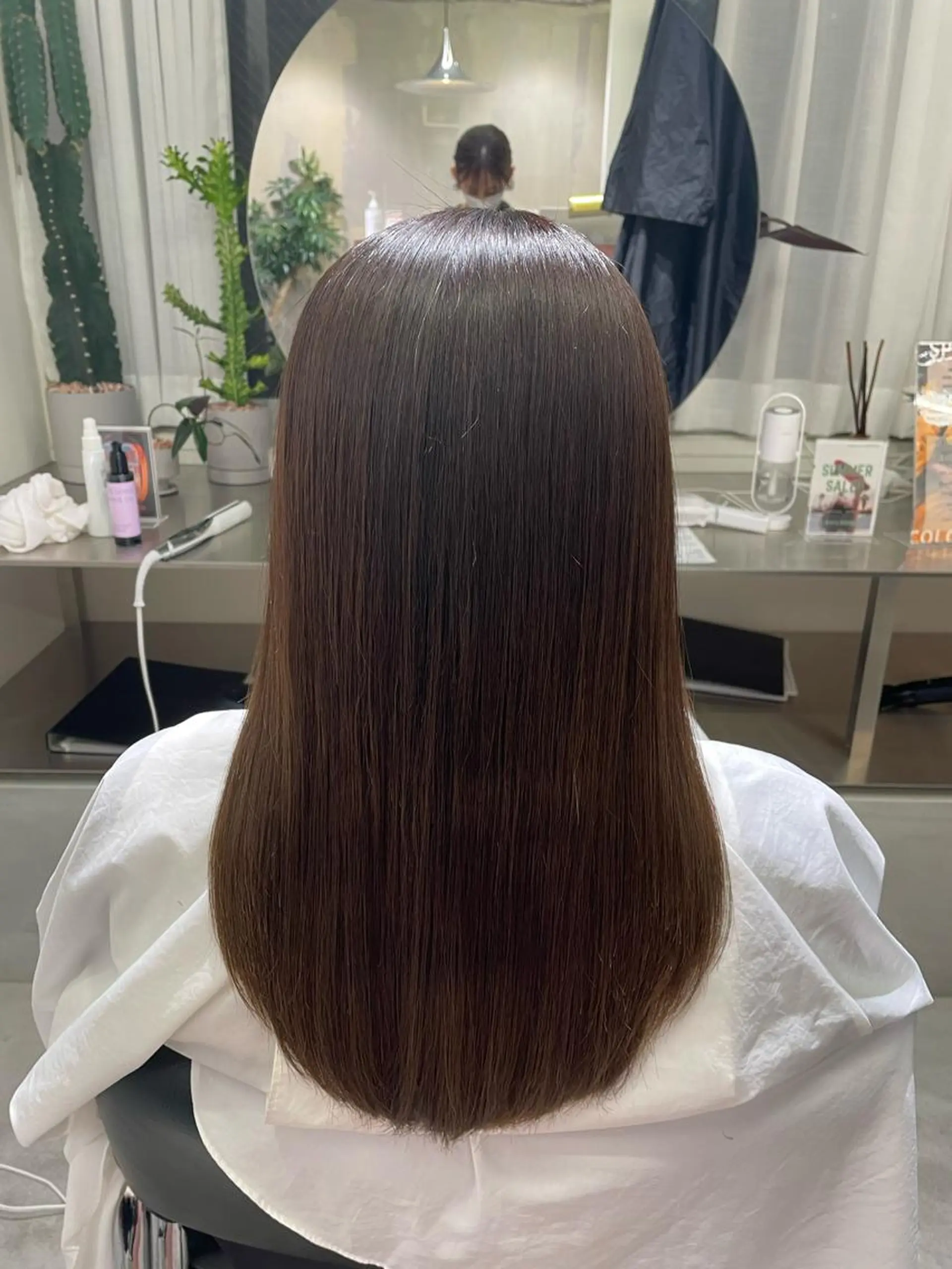 セミロング カラー 透明感カラー 安達 萌花のヘアスタイル