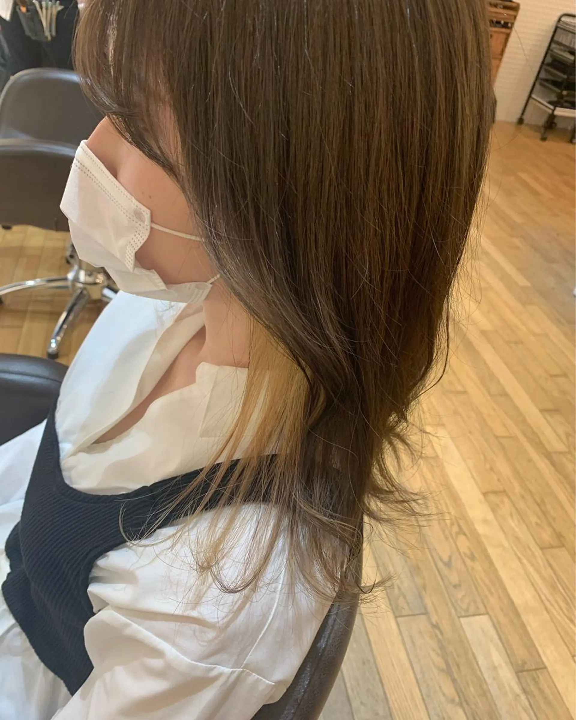 セミロング カラー 齊藤 衣梨佳のヘアスタイル