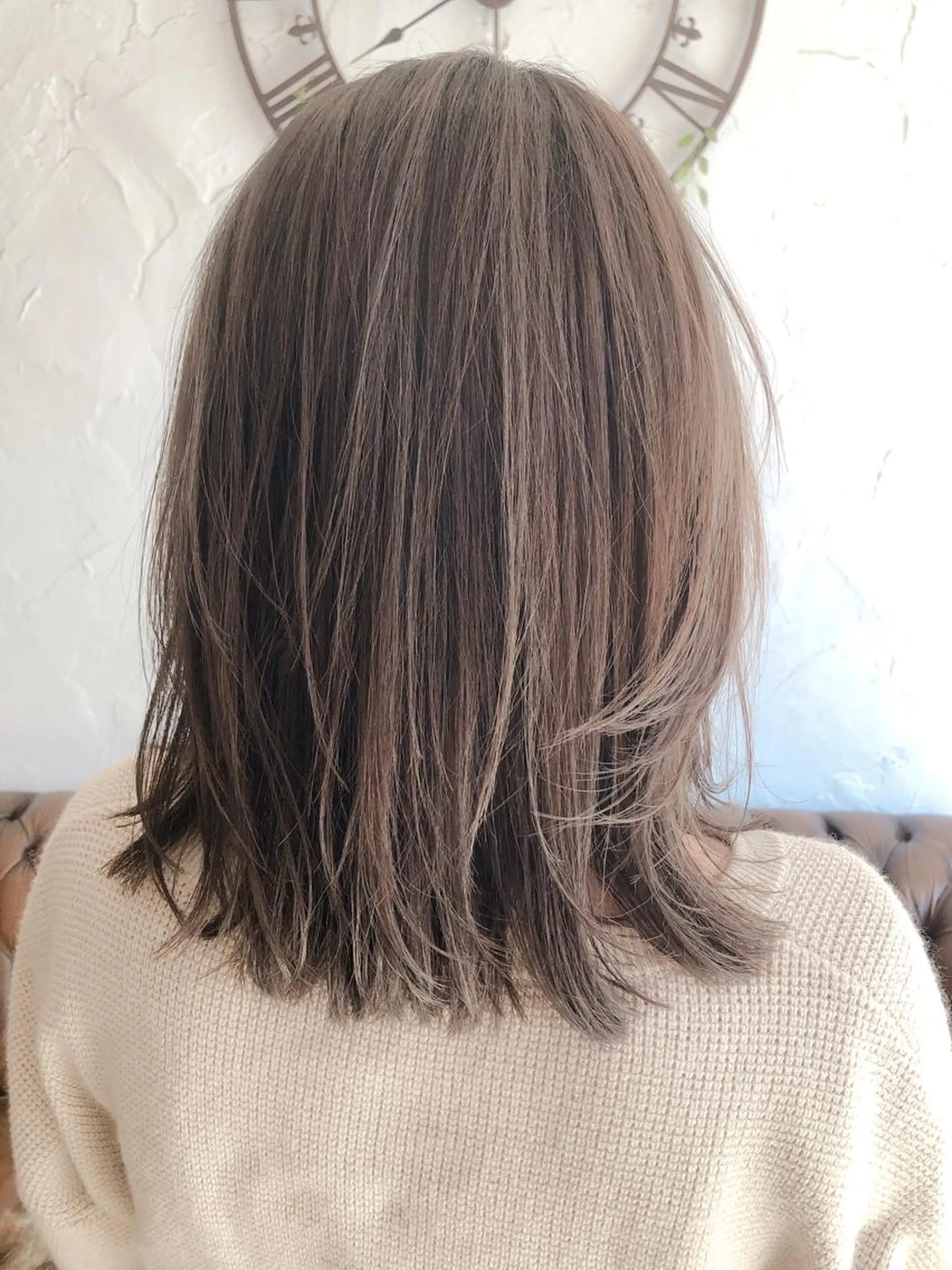 ミディアム カラー ハイライトカラー ハイライト レイヤーカット tocca八王子 AYAKAのヘアスタイル