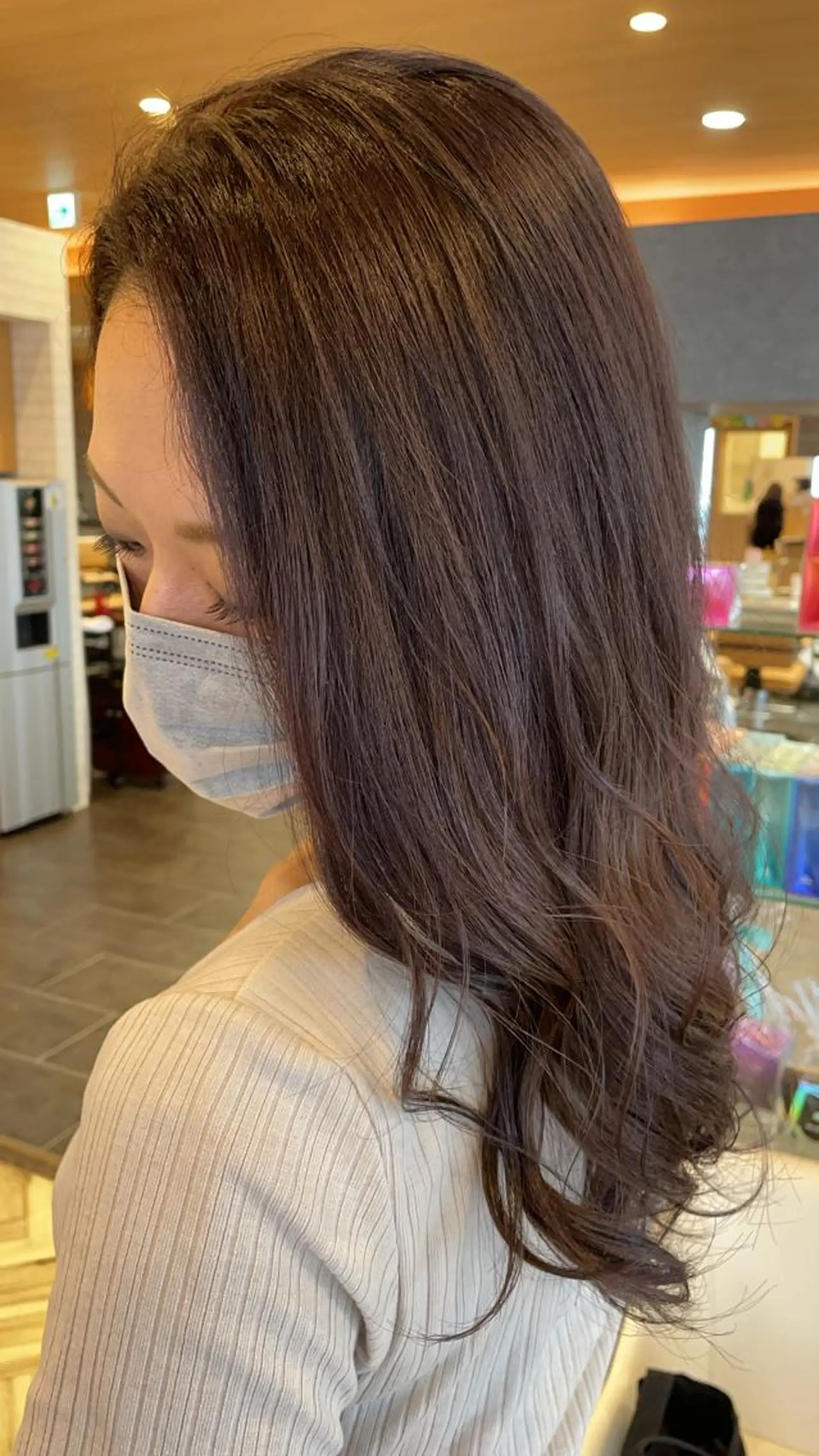 セミロング カラー グレージュ ハイライトカラー ラベンダーカラー ラベンダーグレージュ ラベンダーグレー Gain Nanamiのエステ・リラクイメージ