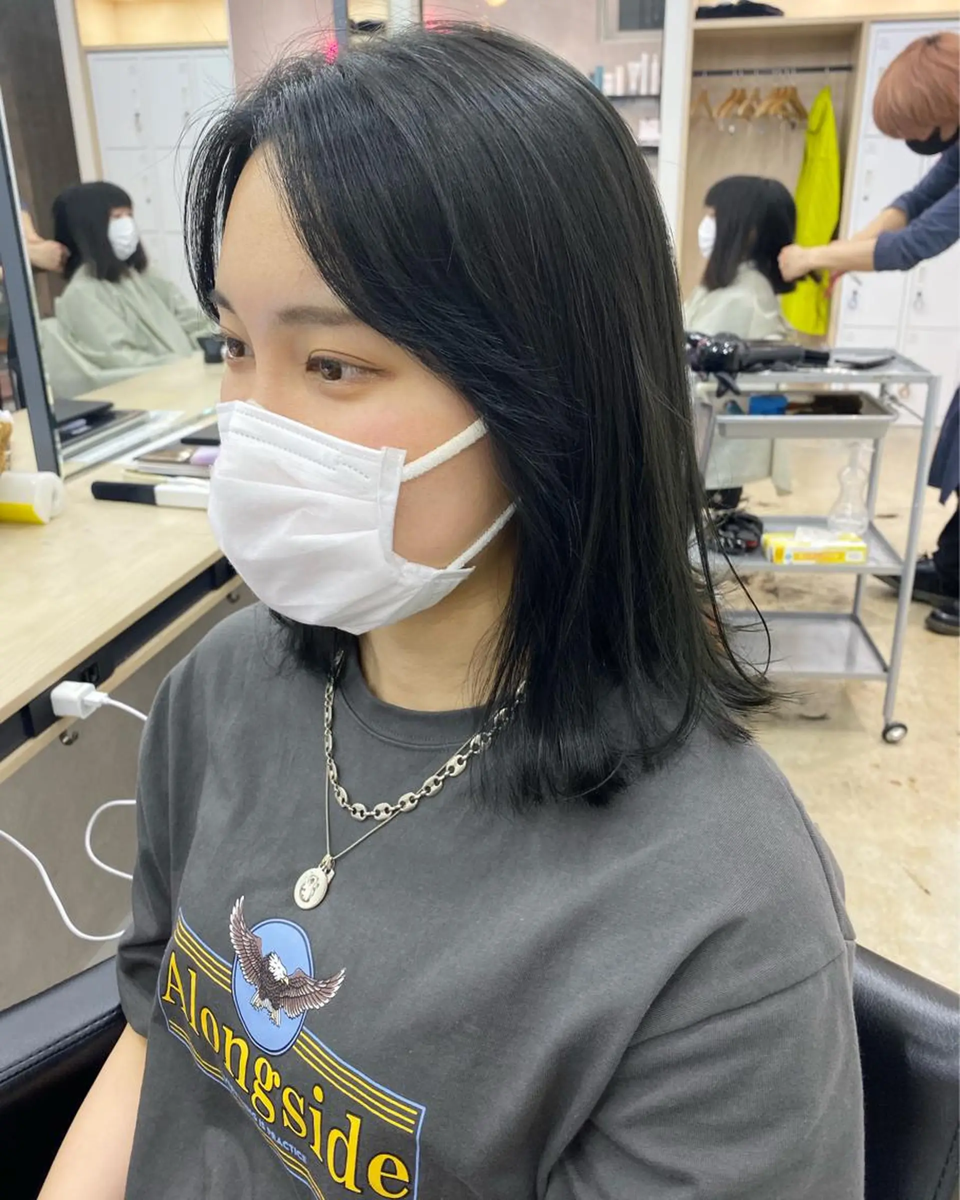 ミディアム カラー オリーブ/アッシュ やわらか透明感カラーのヘアスタイル