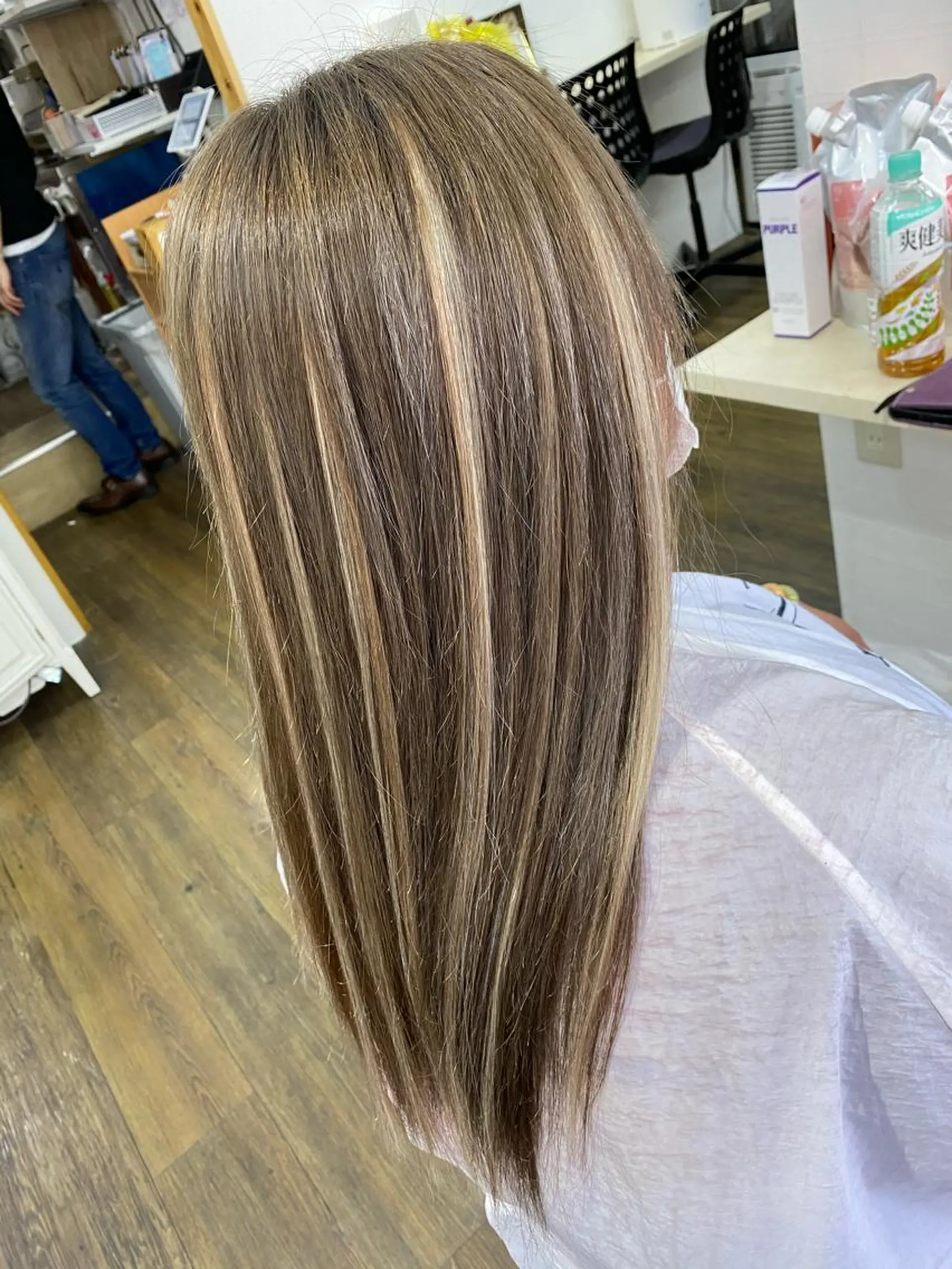 セミロング カラー シールエクステ ハイライトカラー エクステ ハイライト IwAsh大和駅前店 河野亜里香のヘアスタイル