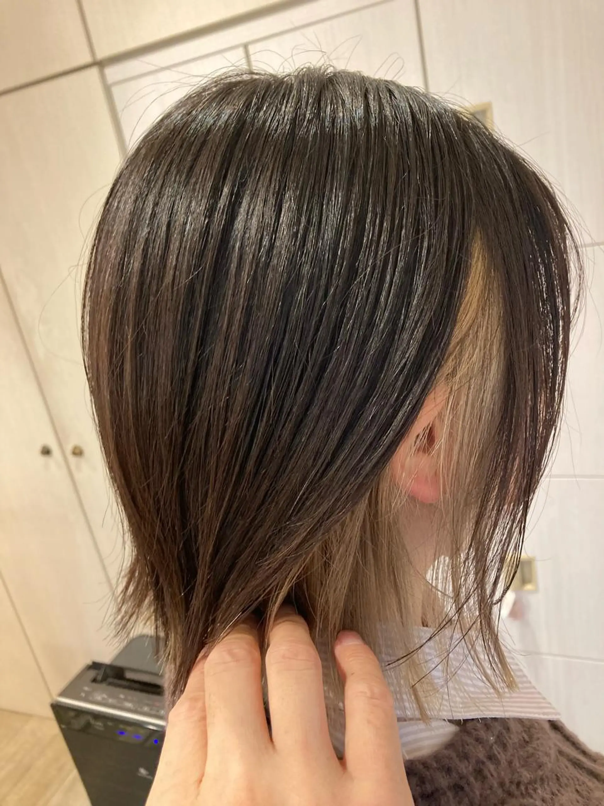ショート カラー イヤリングカラー 似合わせカット waRin syamp&headのヘアスタイル