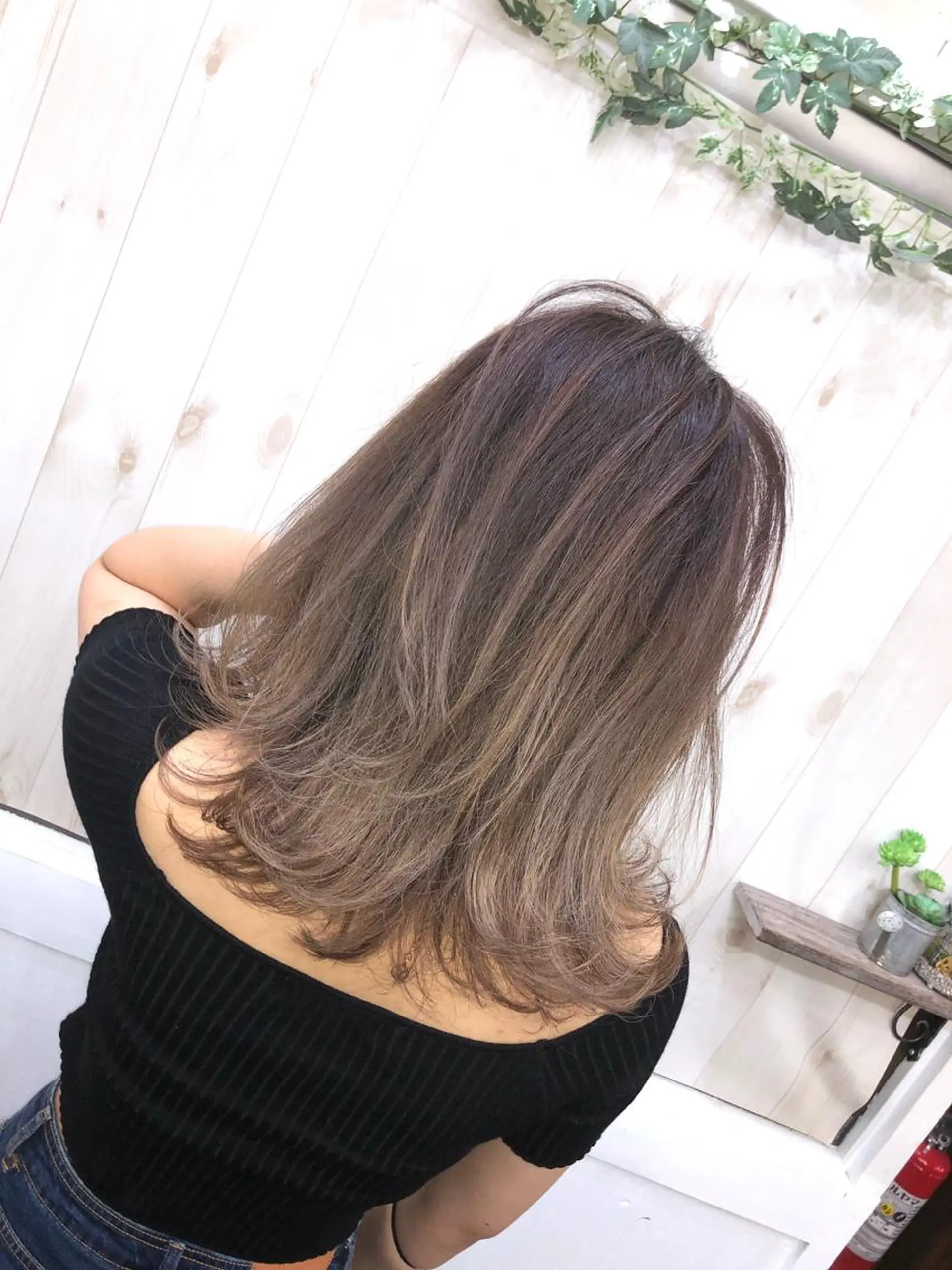 ミディアム カラー バレイヤージュ レイヤーカット ヘアカラー PSY(サイ)池袋 金田尚久🎨のヘアスタイル