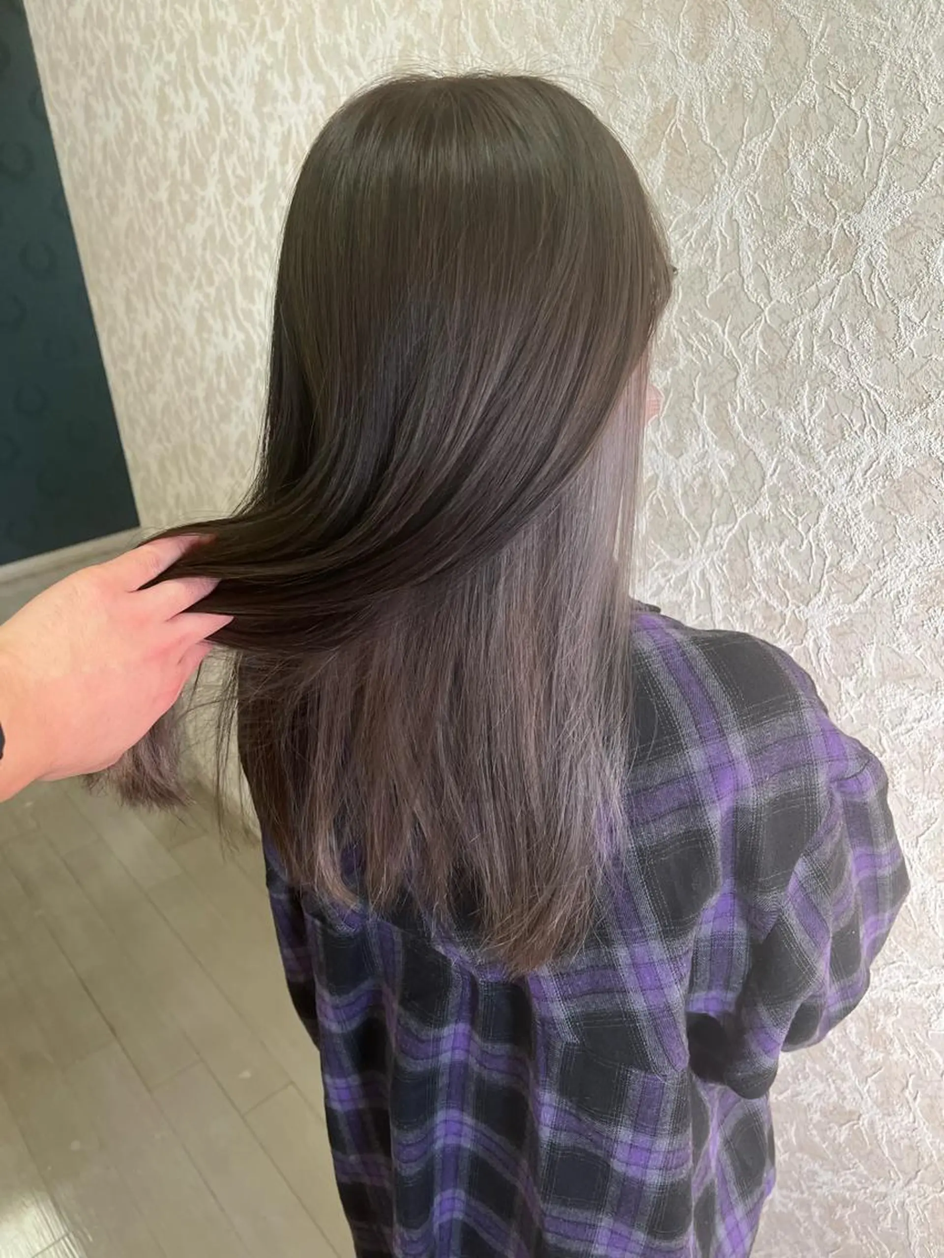 セミロング カラー ブリーチ 透明感カラー イヤリングカラー グレージュ インナーカラー カット ヘアカラー トリートメント ブリーチ/髪質改善/ レイヤー/YUTO‎のヘアスタイル