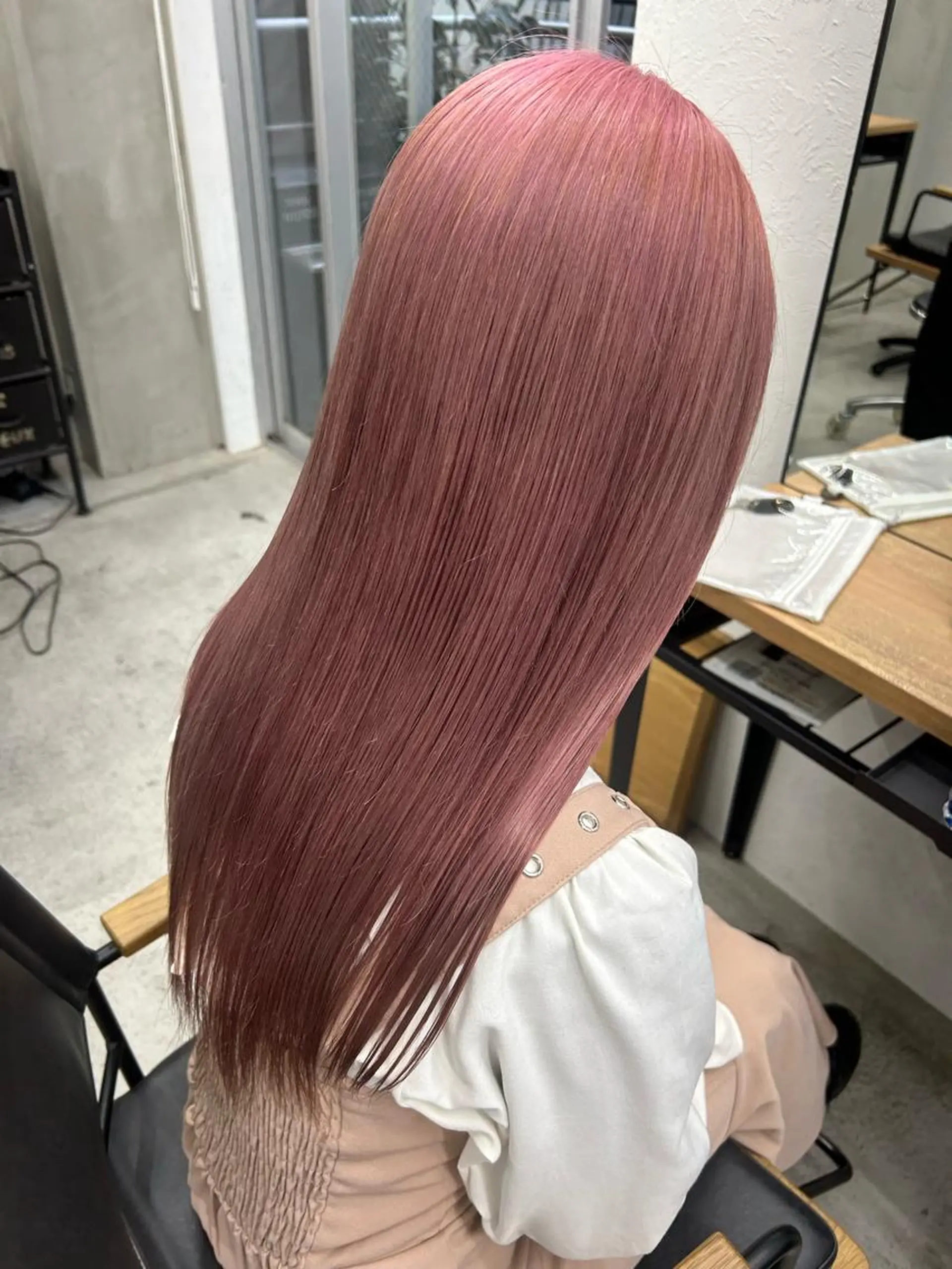 ロング カラー ベージュカラー ピンクカラー ピンクベージュ カット ヘアカラー トリートメント 🧸艶々韓国ヘア 🧁mizunaのヘアスタイル