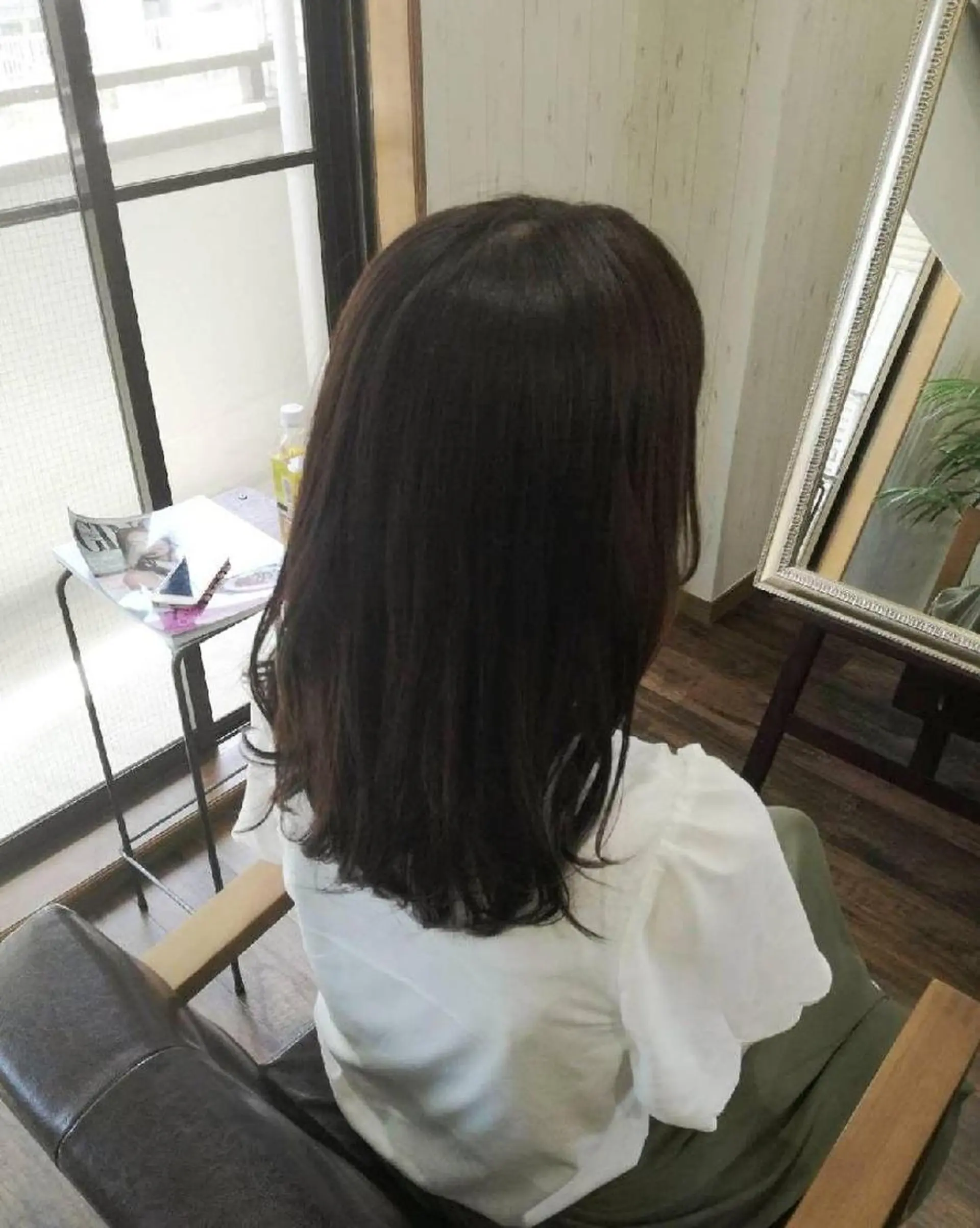 セミロング カラー アッシュ ベージュカラー 西川 敏夫のヘアスタイル