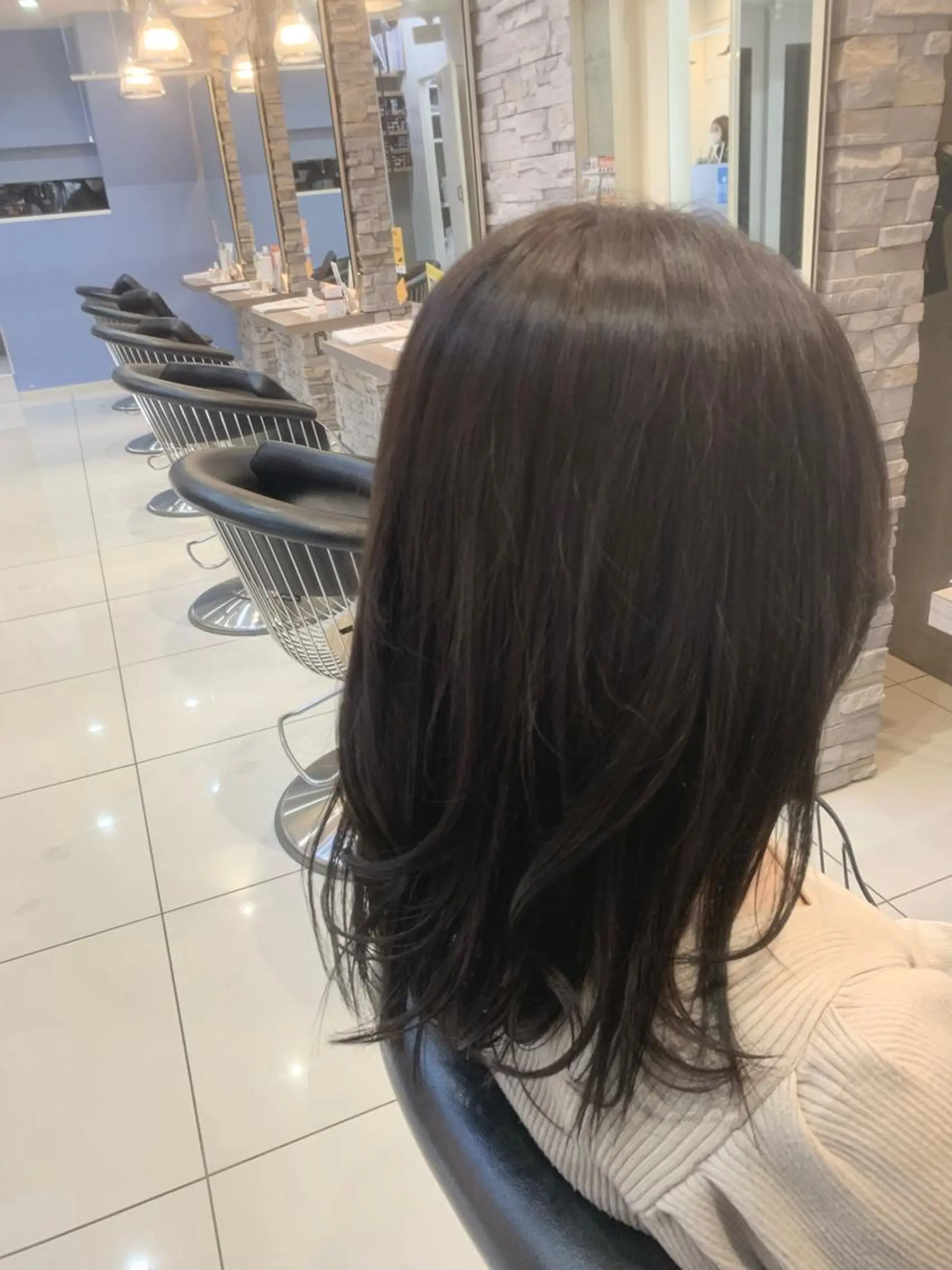 ミディアム カラー アッシュ 透明感カラー ヘアカラー 透明感カラー/ くびれヘア/館岡俊平のヘアスタイル