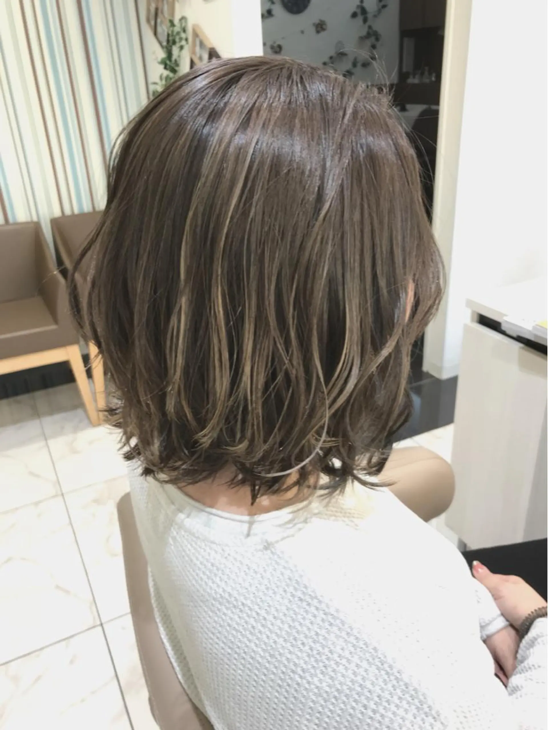 ショート カラー ベージュカラー 透明感カラー グレージュ ハイライトカラー ボブ カット ヘアカラー 山崎俊輔/髪質改善 /バレイヤージュのヘアスタイル