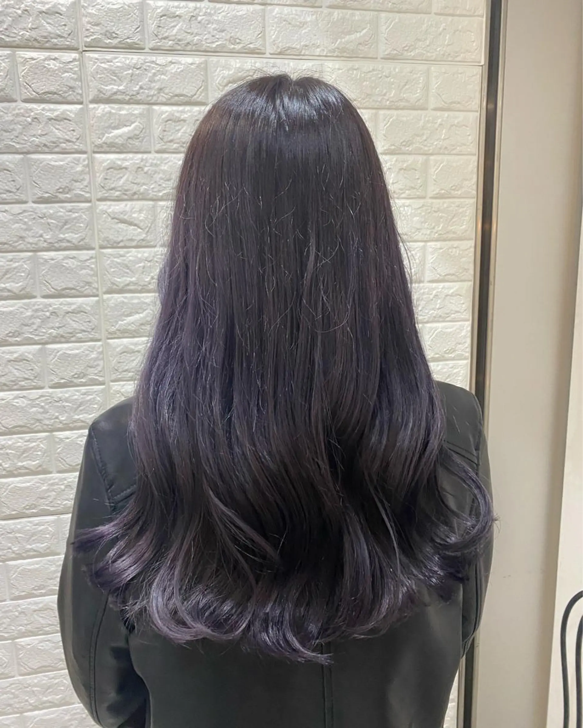 ロング カラー ブリーチ ラベンダーカラー 石野 友唯のヘアスタイル