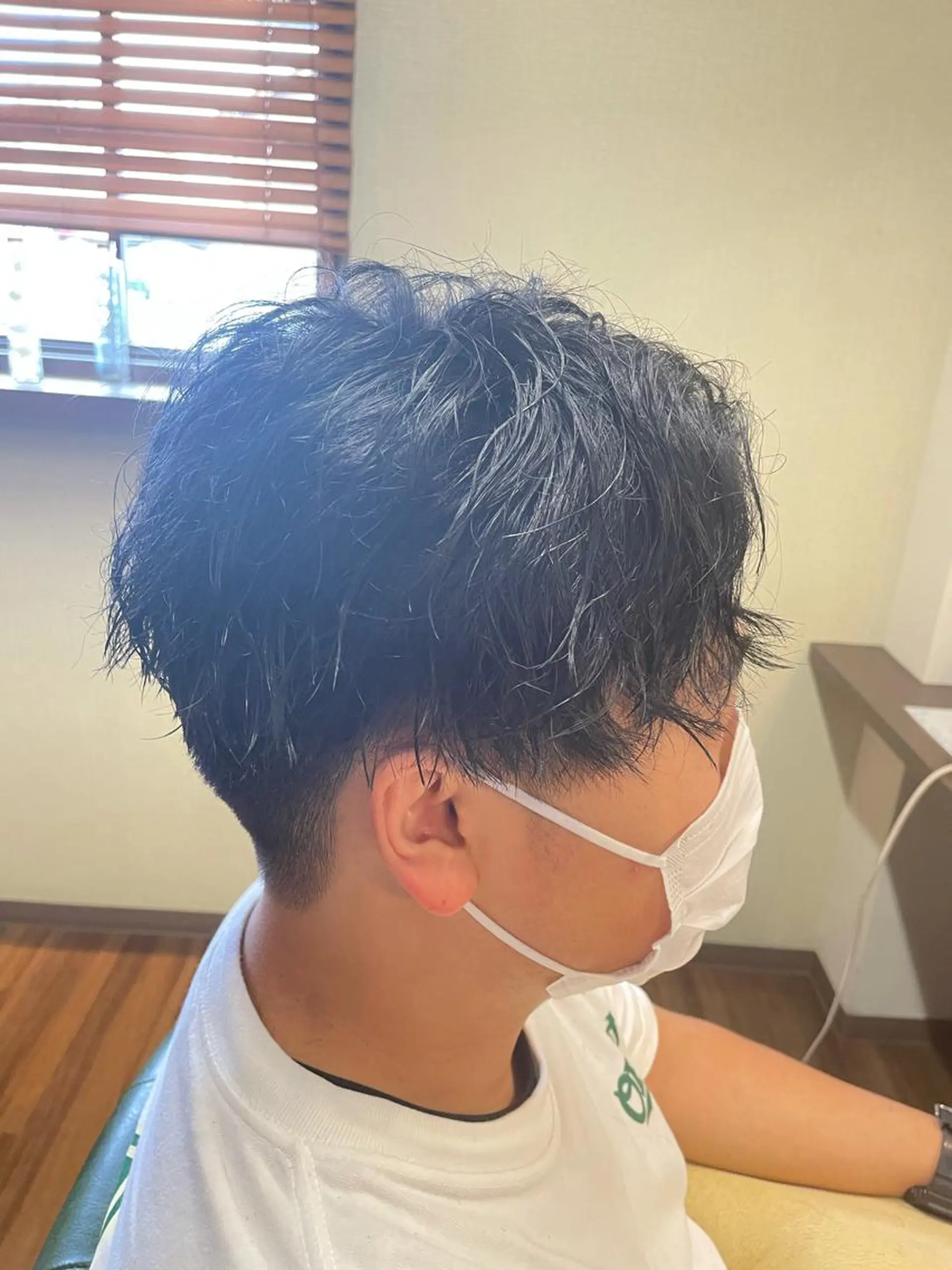 ショート カラー メンズ 黒髪 カット ヘアカラー 山本 純平のヘアスタイル