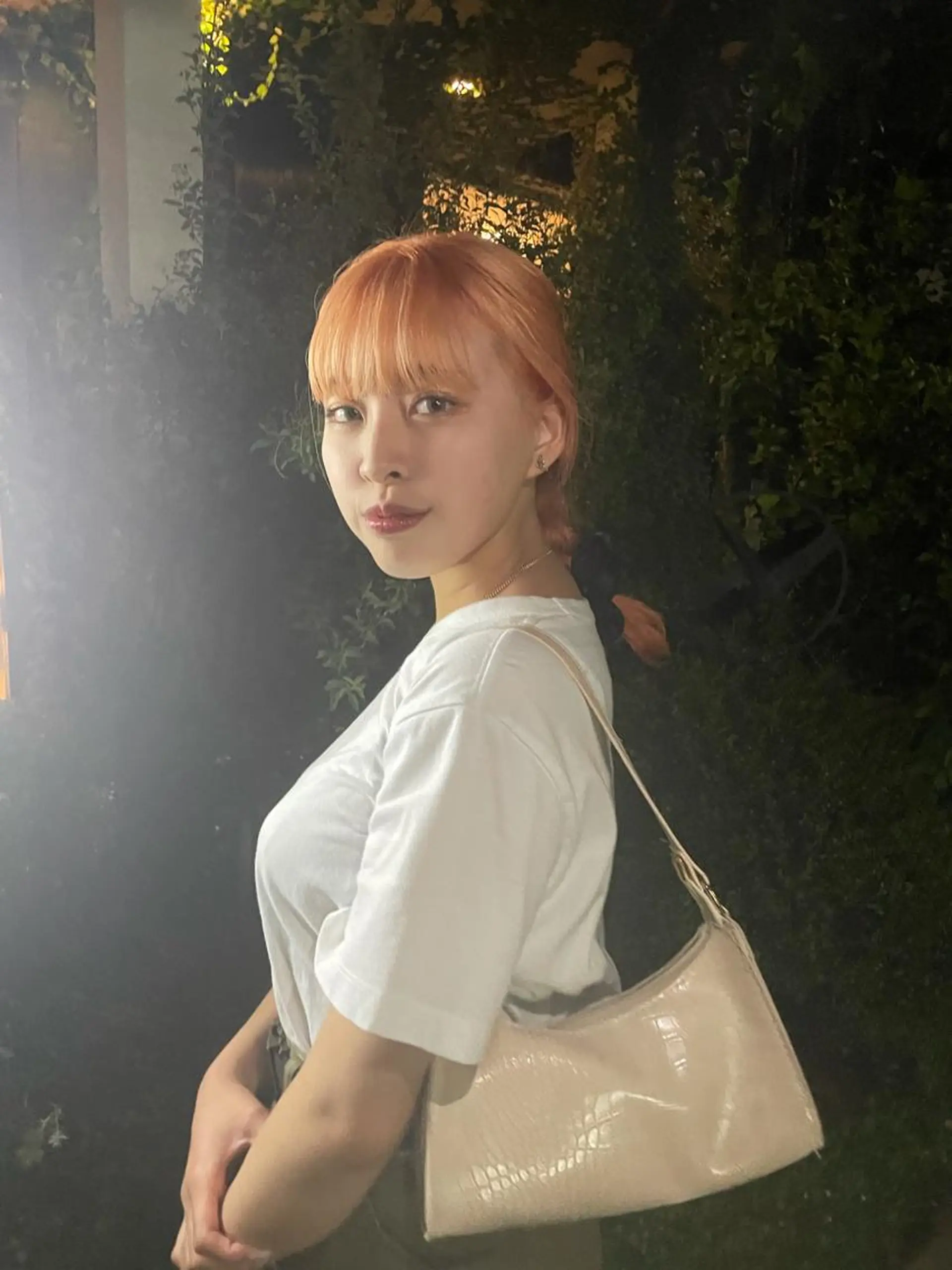 セミロング カラー ハイトーンカラー ヘアカラー アオキ リノのヘアスタイル