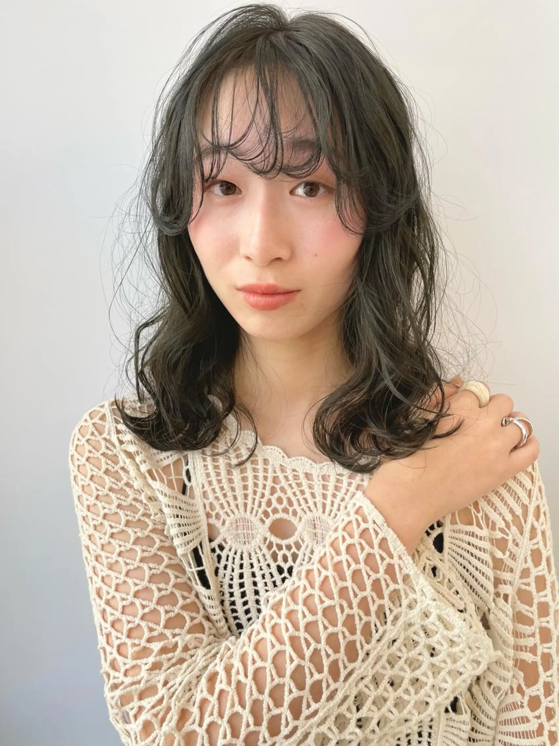 セミロング カラー ヘアアレンジ グレージュ イルミナカラー シアーグレージュ Sana/ 耳ツボ/インナーのヘアスタイル