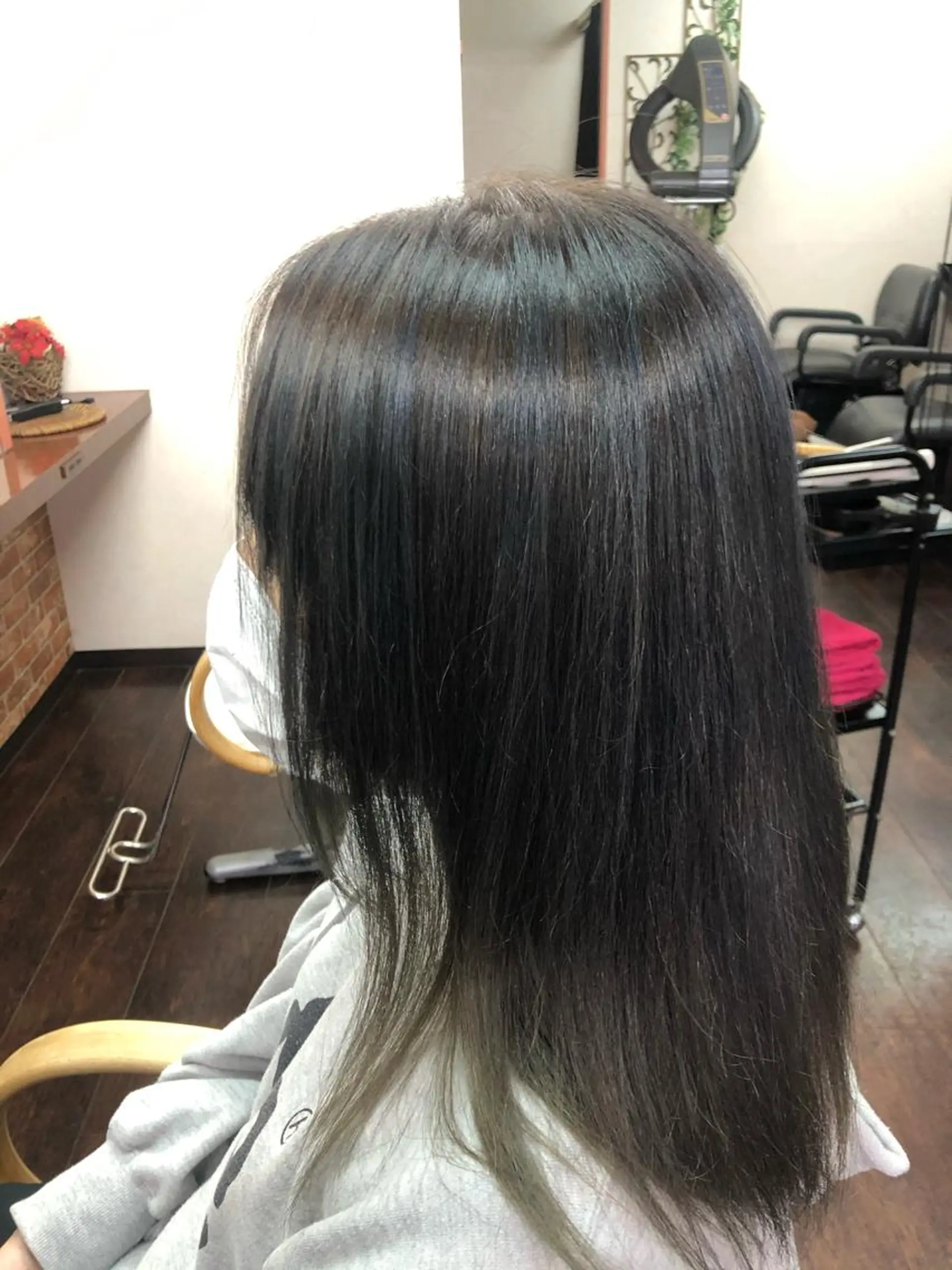 セミロング カラー 桧山 真のヘアスタイル