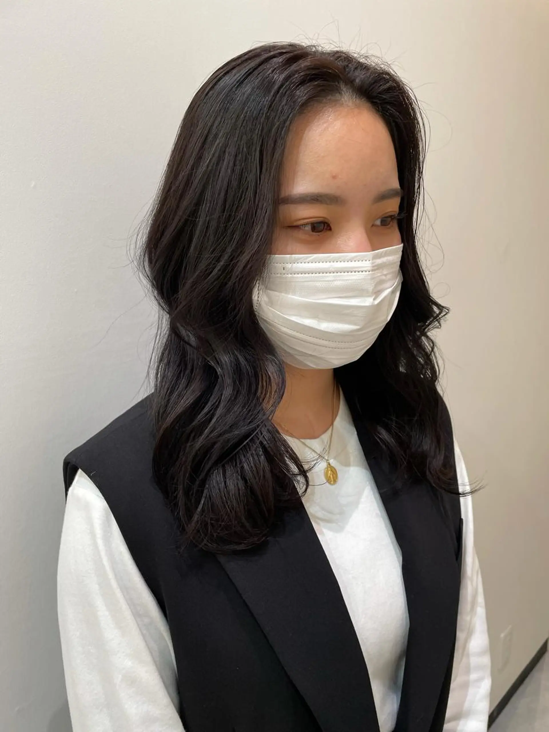 ミディアム カラー 高梨 菜々のヘアスタイル