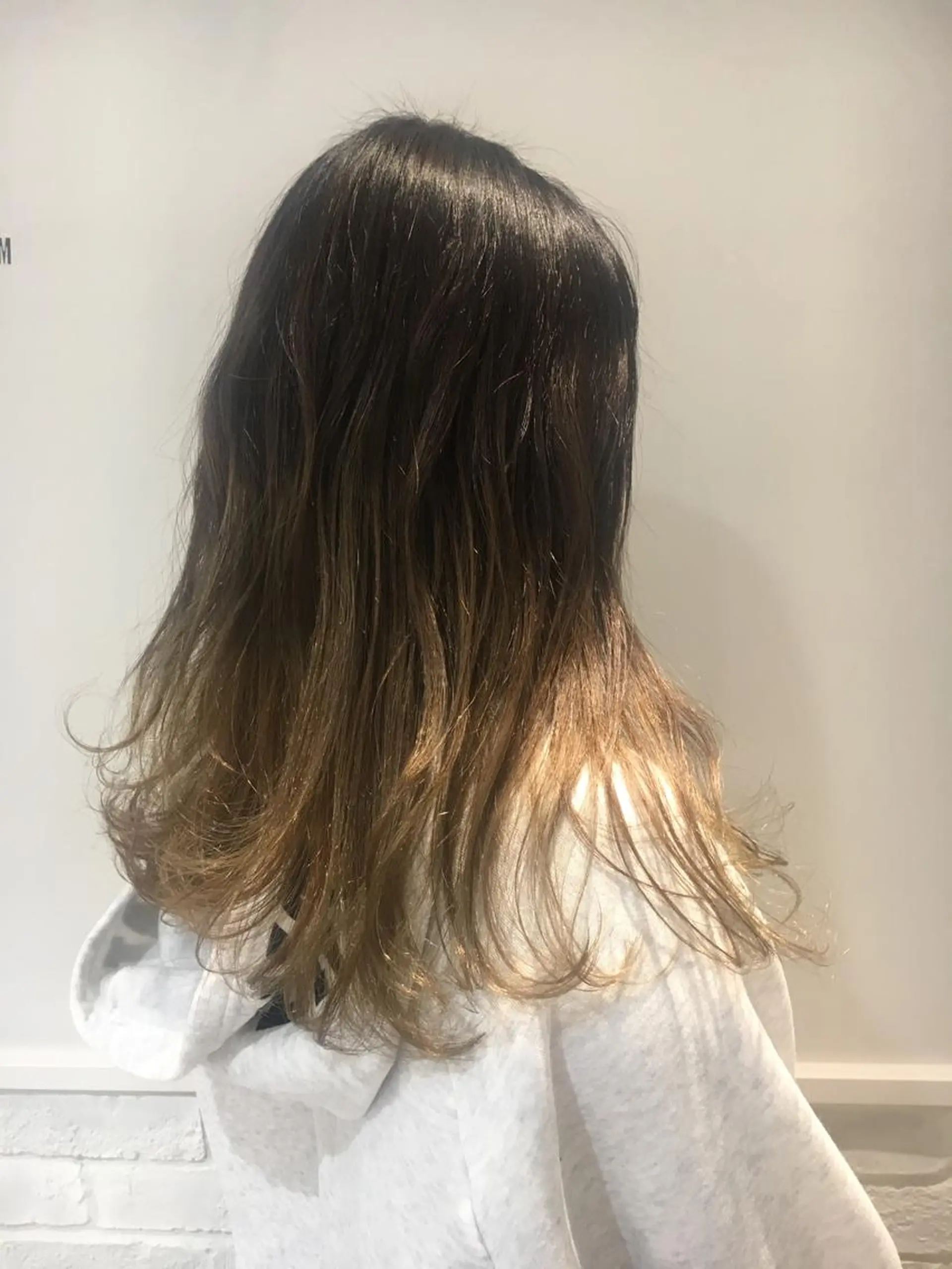 カラー グラデーションカラー カット ヘアカラー 縮毛矯正 トリートメント 江原 彩華のヘアスタイル