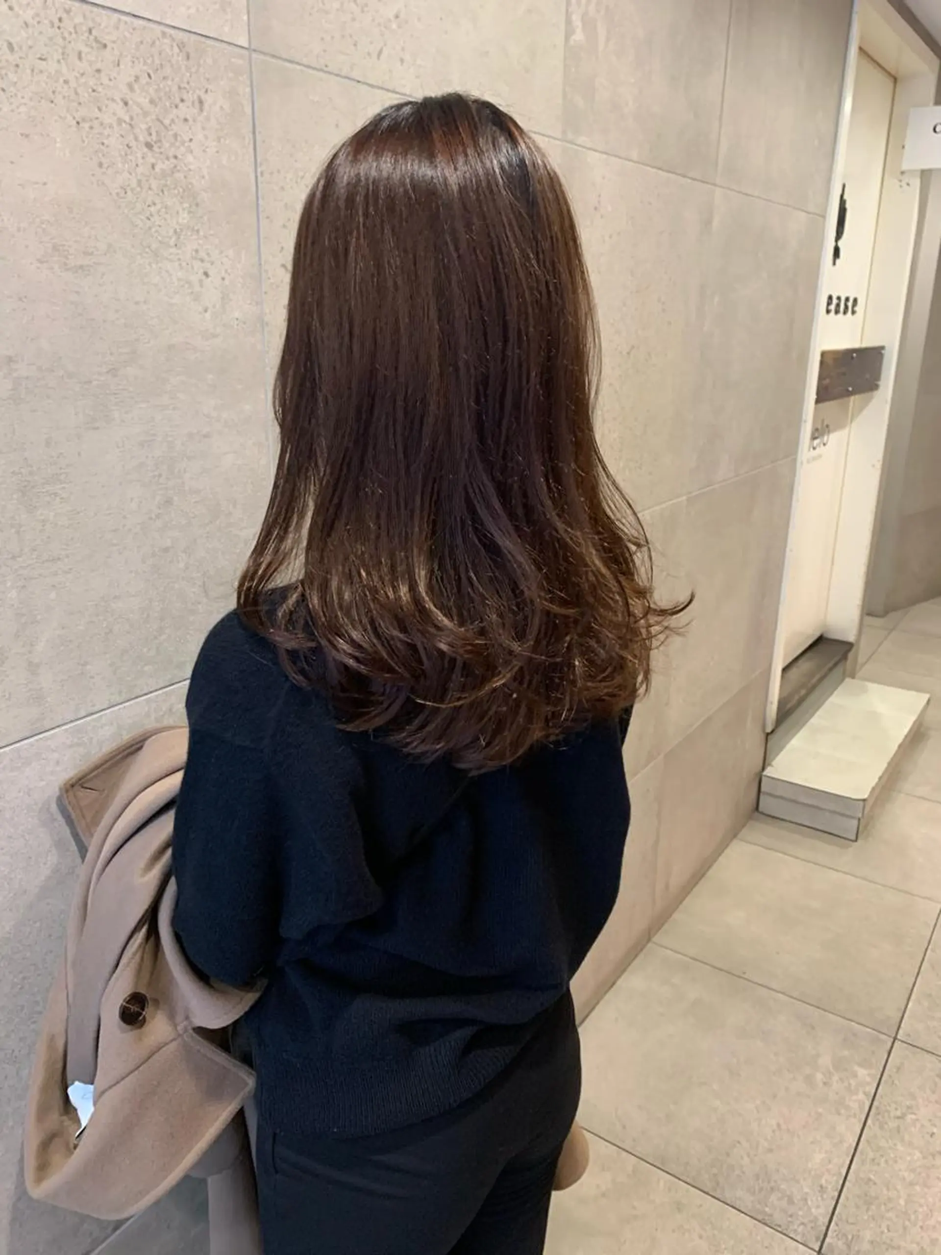 セミロング レイヤーカット 増田 晃士のヘアスタイル