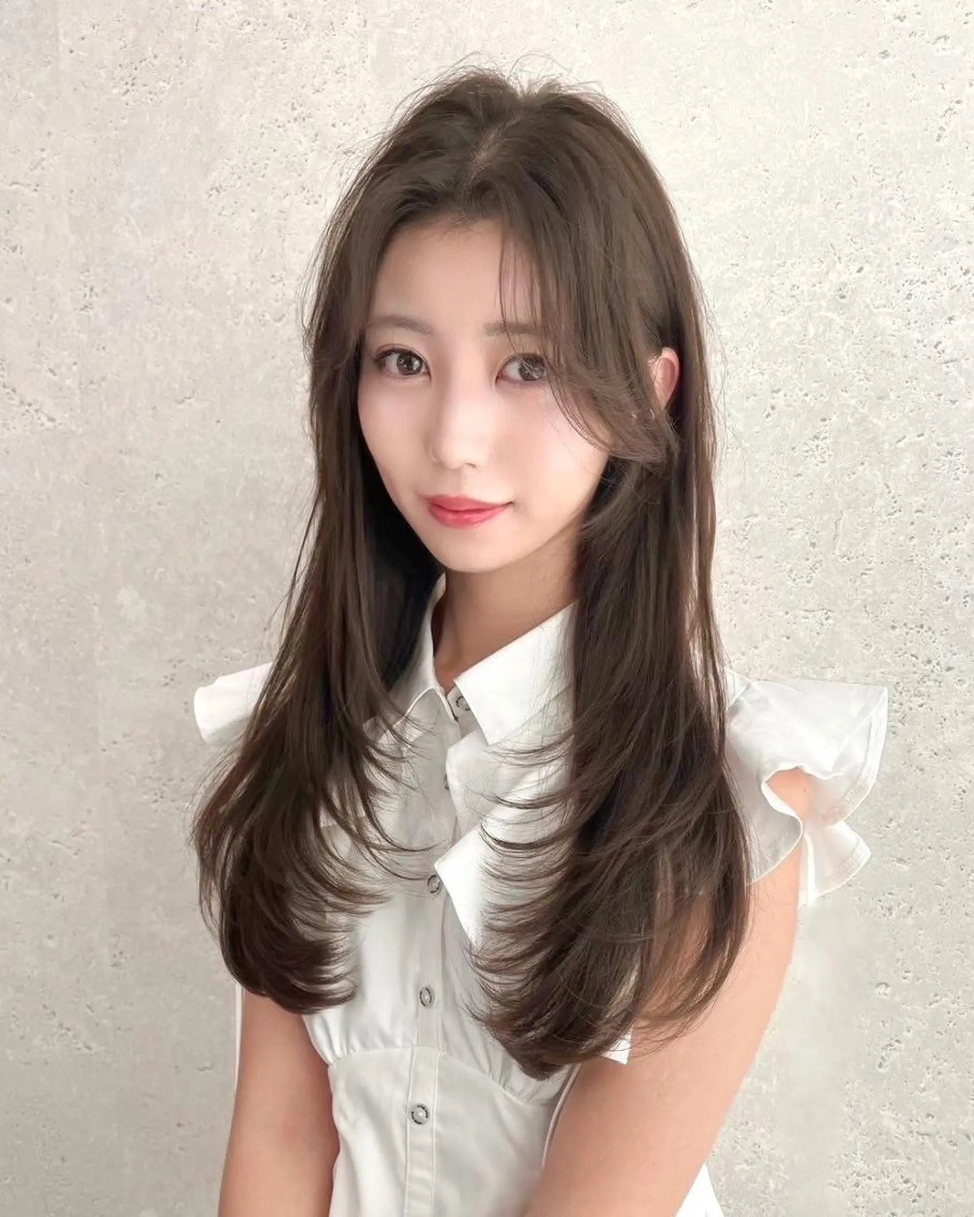 カラー トレンドスタイル🤍 透明感ヘアのヘアスタイル