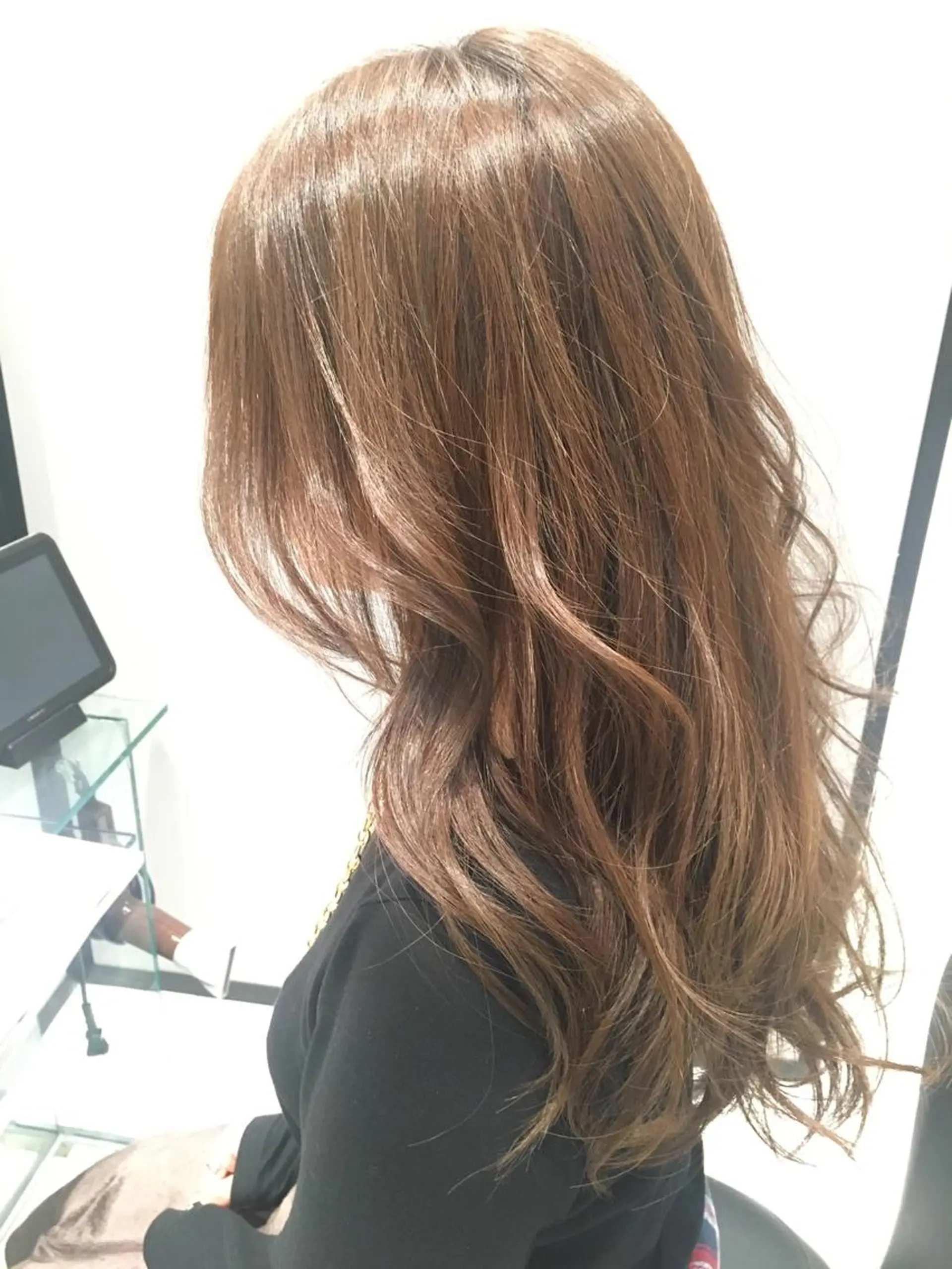 セミロング ロング カラー アッシュ ベージュカラー 河上 雅俊のヘアスタイル