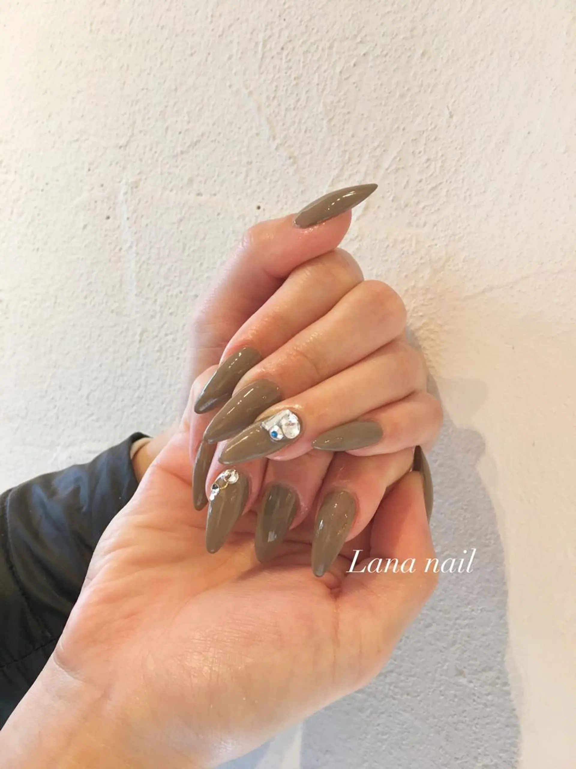 ネイル ストーンネイル ハンドネイル Lana nailのネイルデザイン