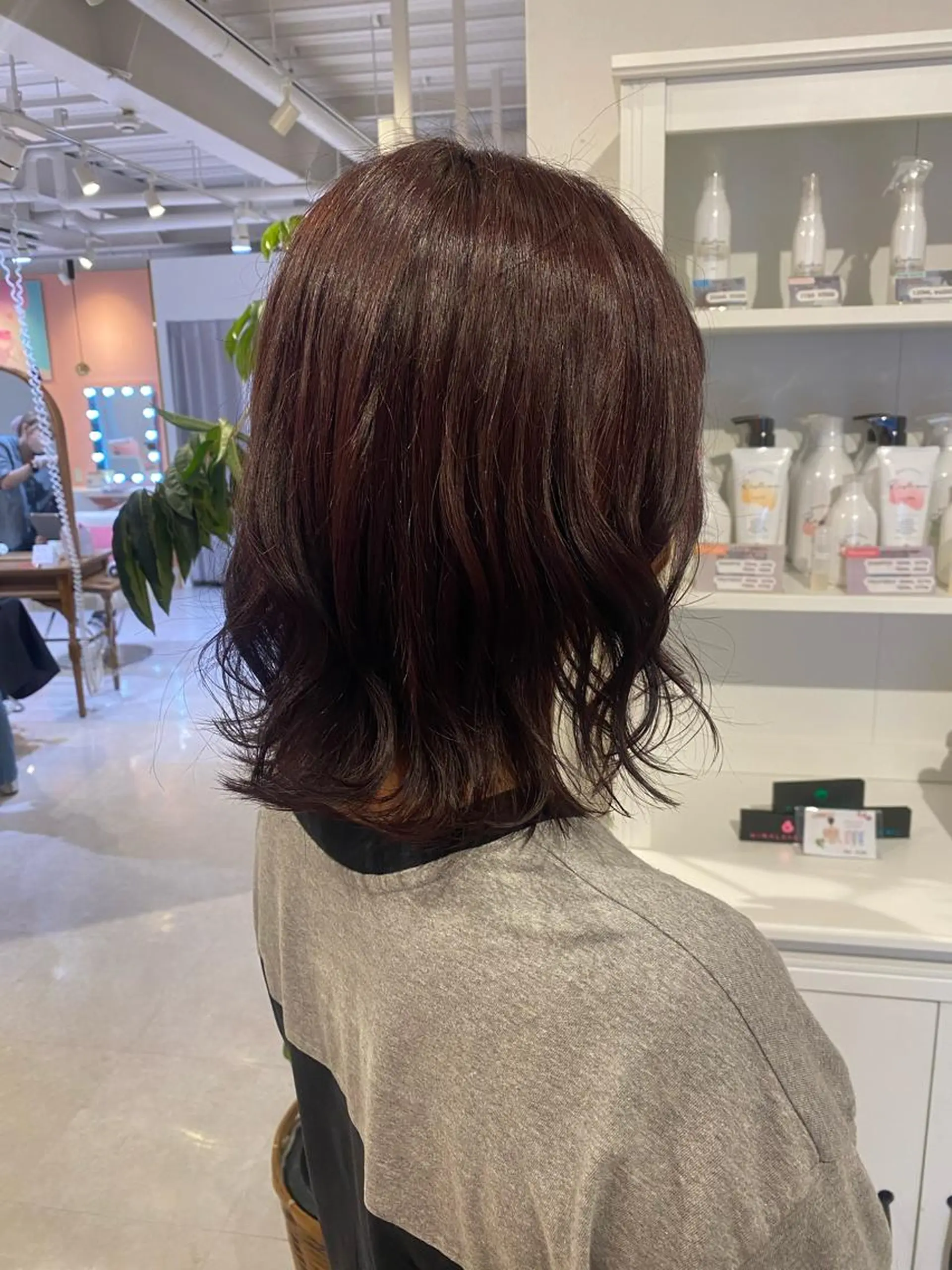 ミディアム カット ヘアカラー トリートメント 梛木 唯のヘアスタイル