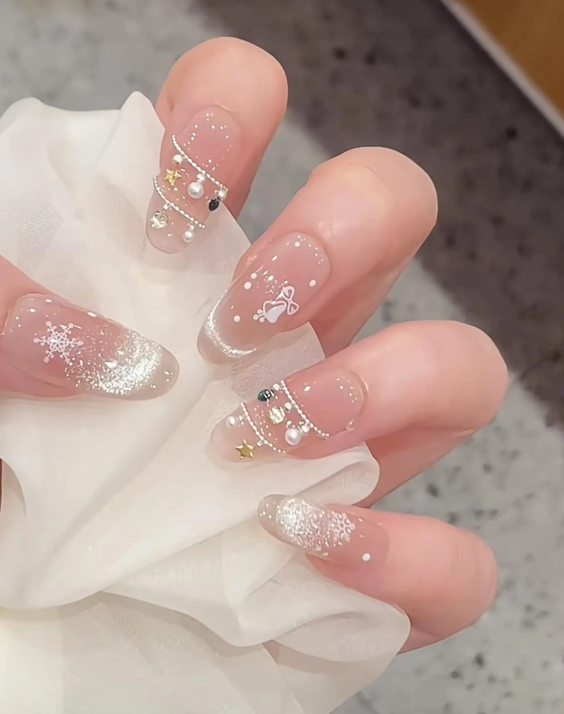 ネイル オーロラネイル チークネイル 長さ出し フットネイル フレンチネイル ハンドネイル リラネイル Aikenのネイルデザイン