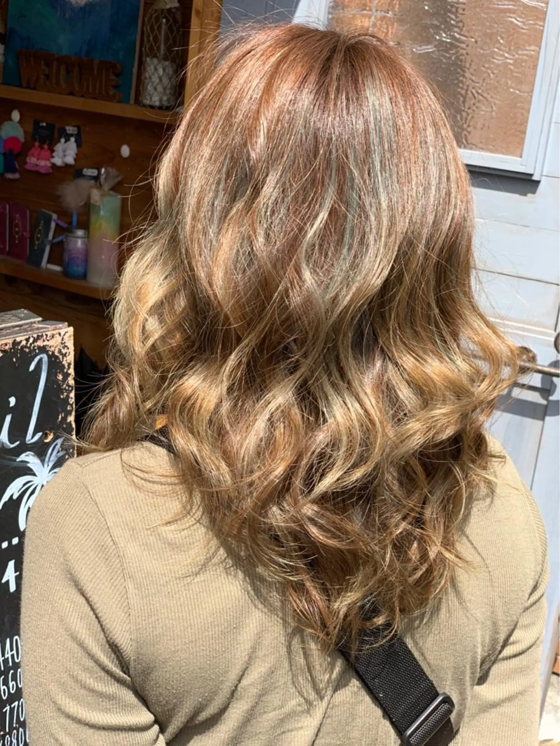 ミディアム カラー ブルーカラー ハイライトカラー ハイライト ヘアカラー トリートメント ヨッ シーのヘアスタイル