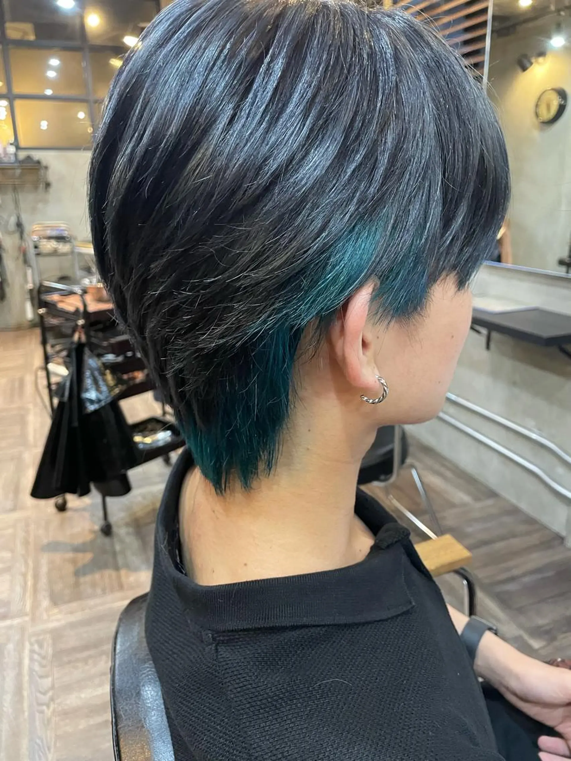 ショート カラー メンズ ブルーカラー La fith 店長 城谷颯人のヘアスタイル