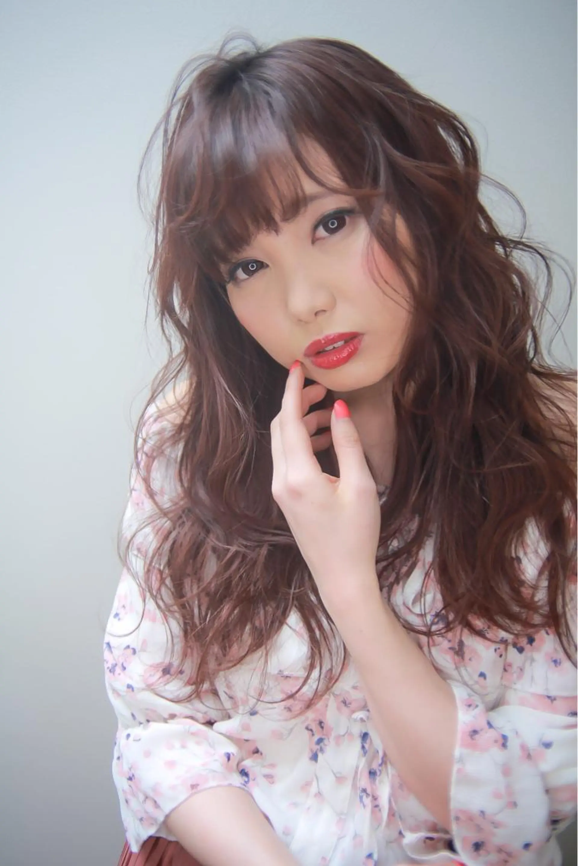 ロング カラー 伊藤 裕貴のヘアスタイル