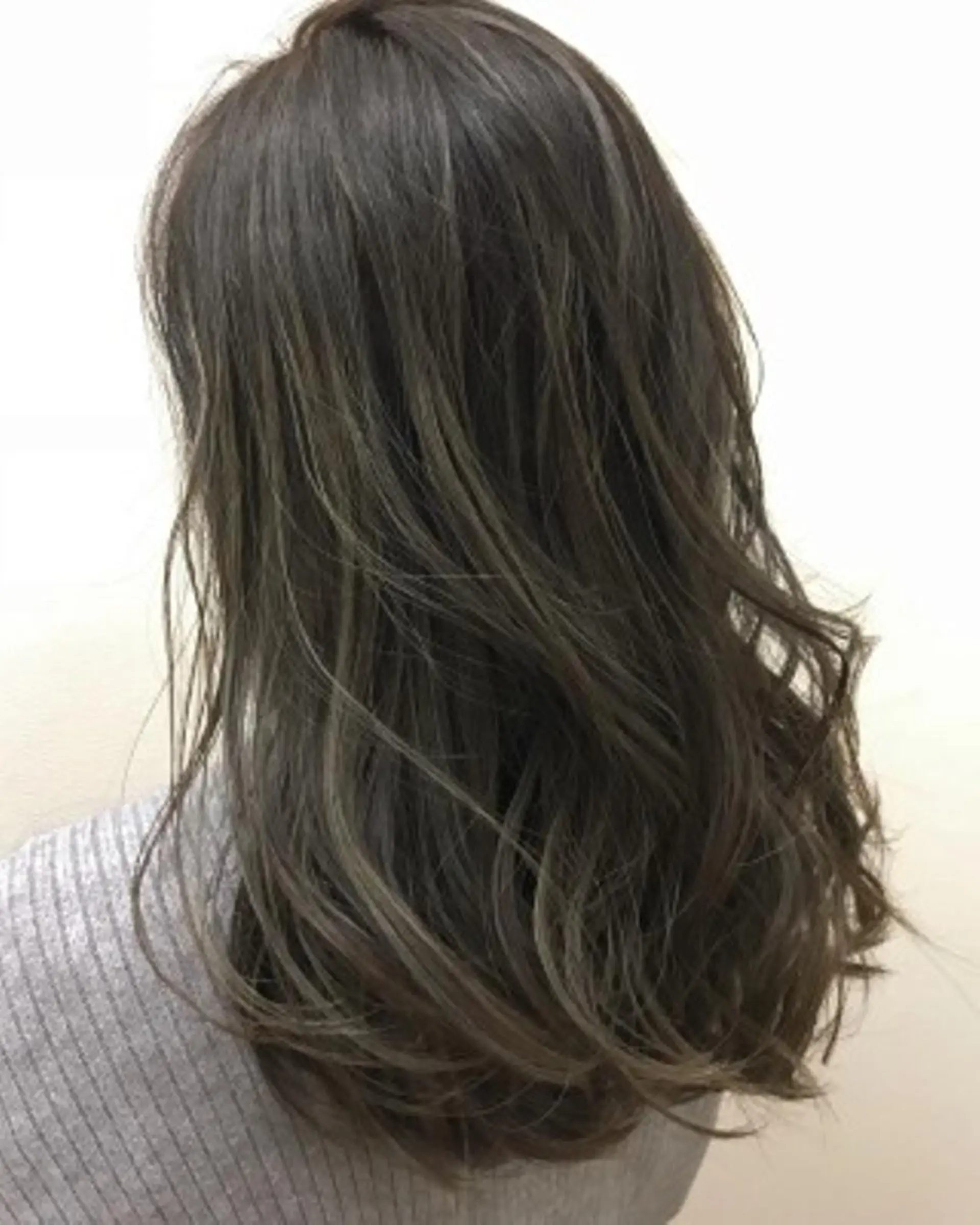 ショート カラー 松戸　レイヤーカット 野口　康太郎のヘアスタイル