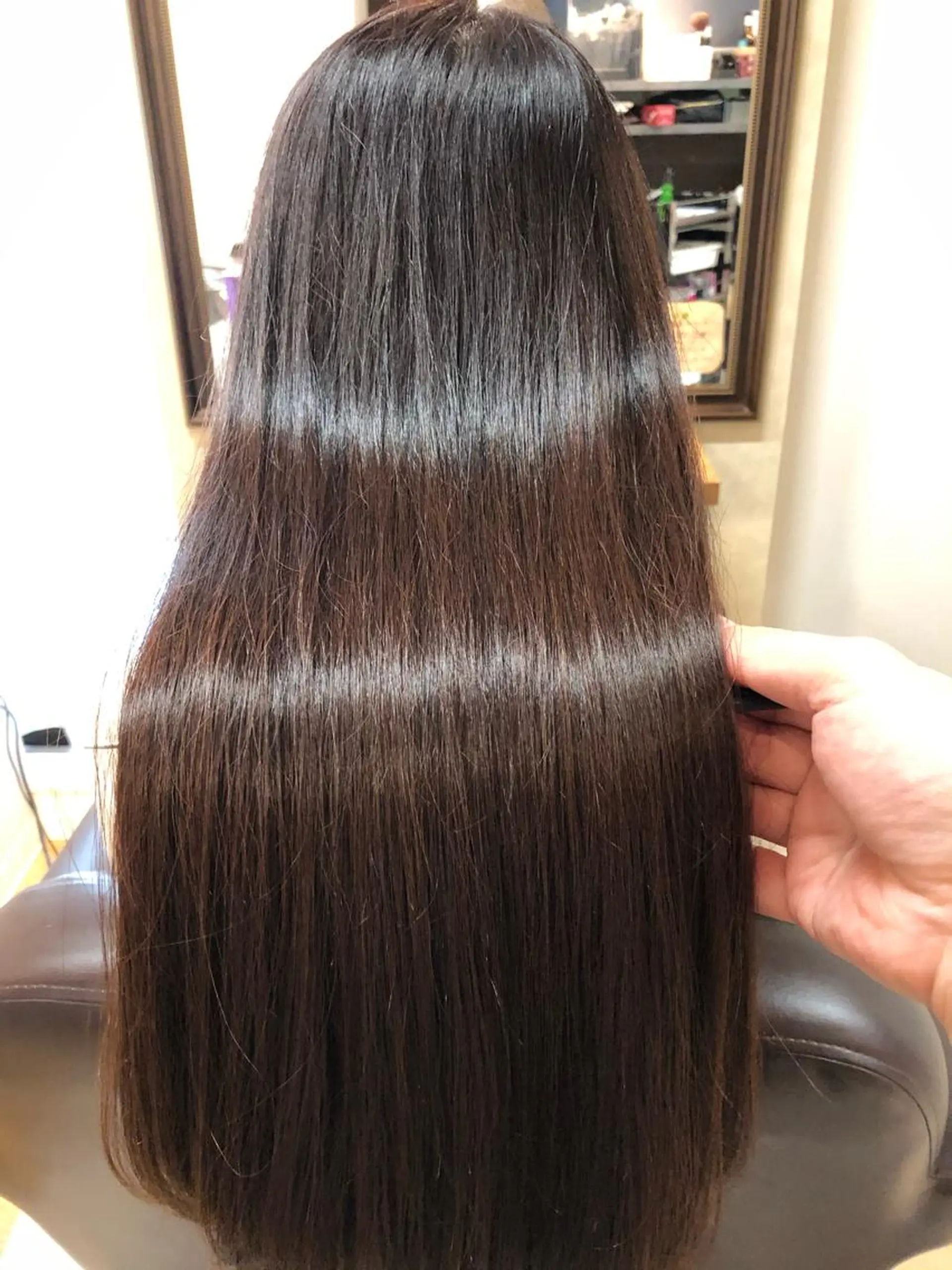 セミロング カラー パーマ アディクシーカラー イルミナカラー くせ毛 髪質改善 縮毛矯正 tuuli トゥーリのヘアスタイル