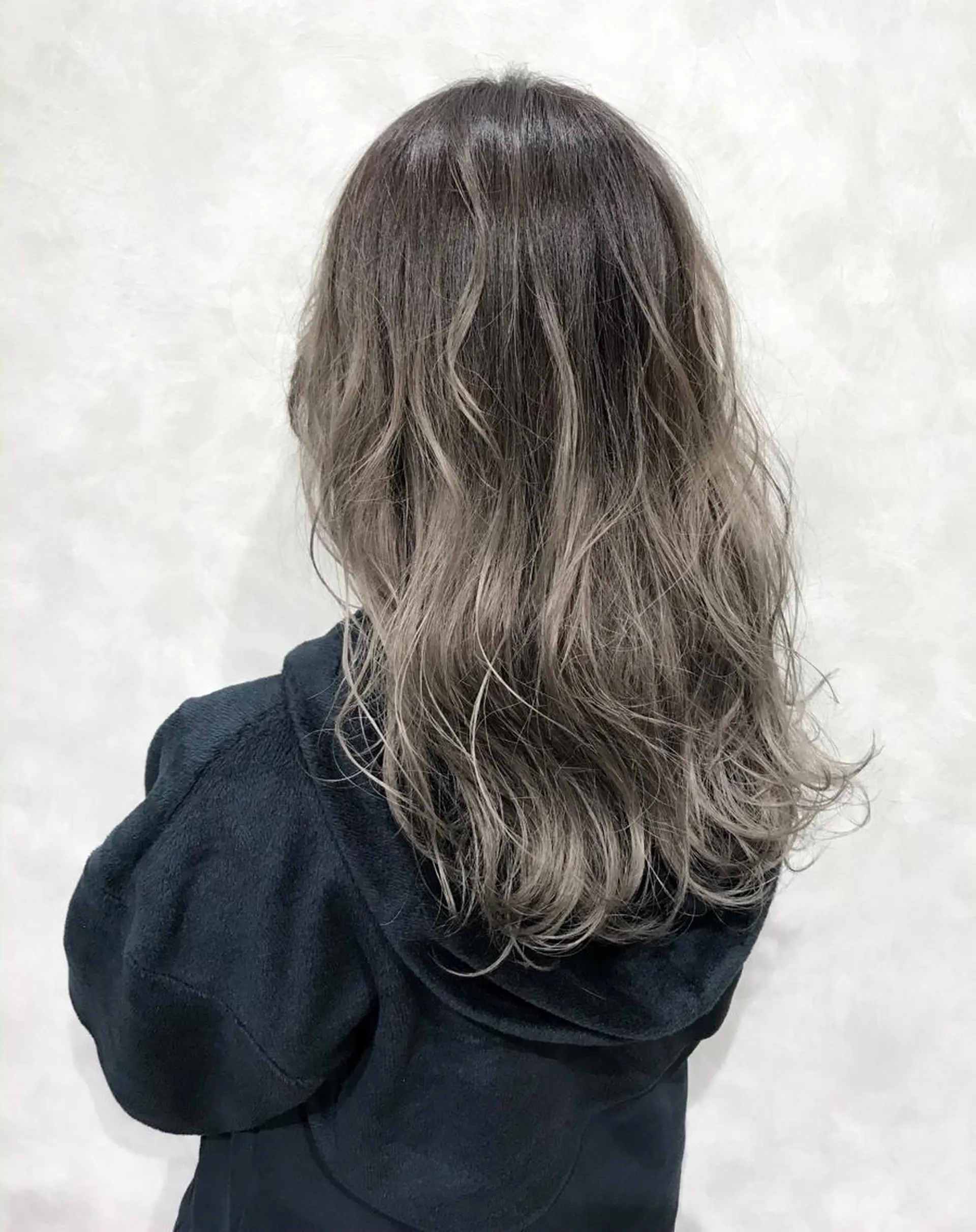 セミロング カラー バレイヤージュ グレージュ レイヤーカット ヘアカラー トリートメント 丹羽 隼人/髪質改善 /韓国ヘア🇰🇷のヘアスタイル