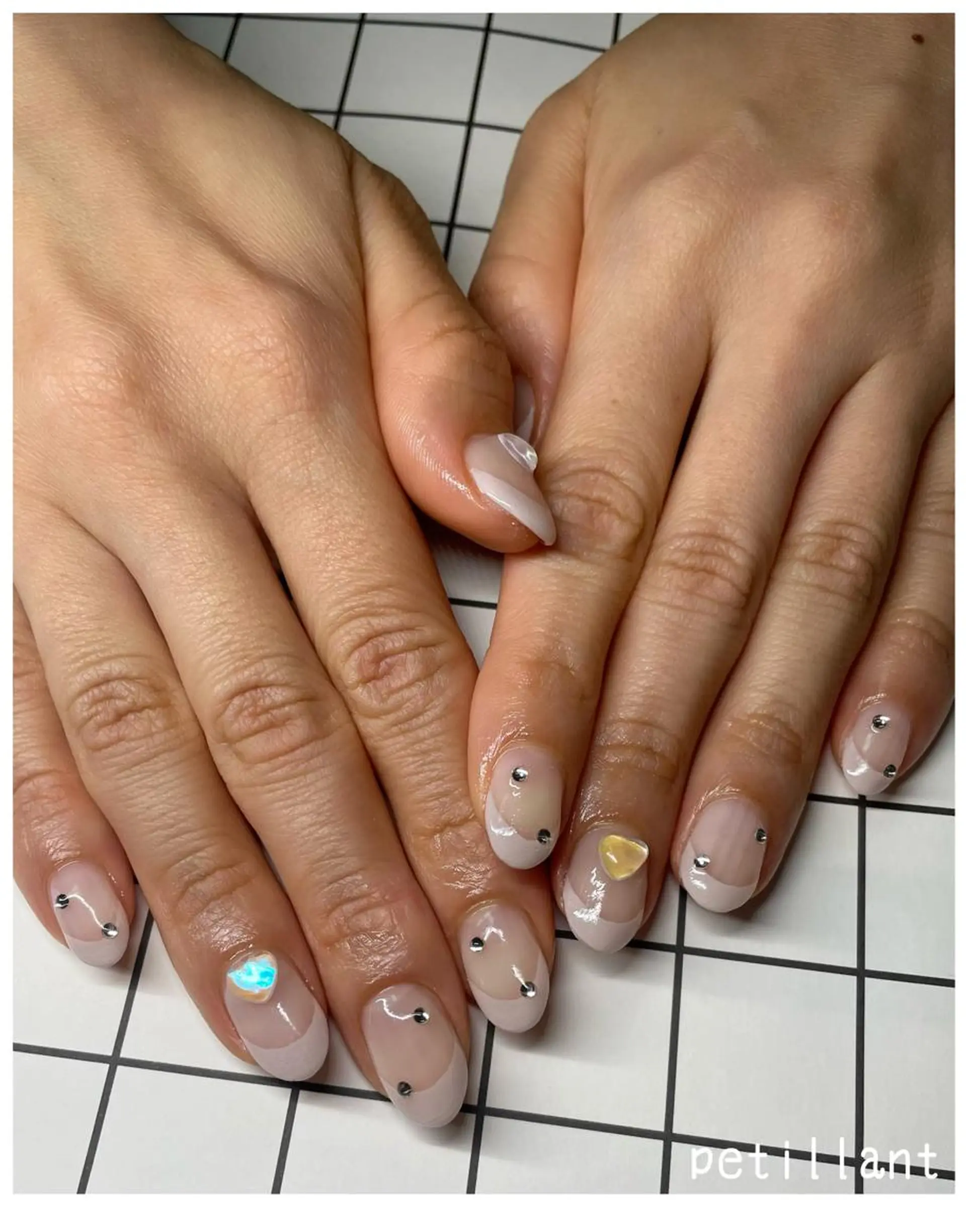 ネイル アートネイル フレンチネイル 持ち込み nail salon petillantのネイルデザイン