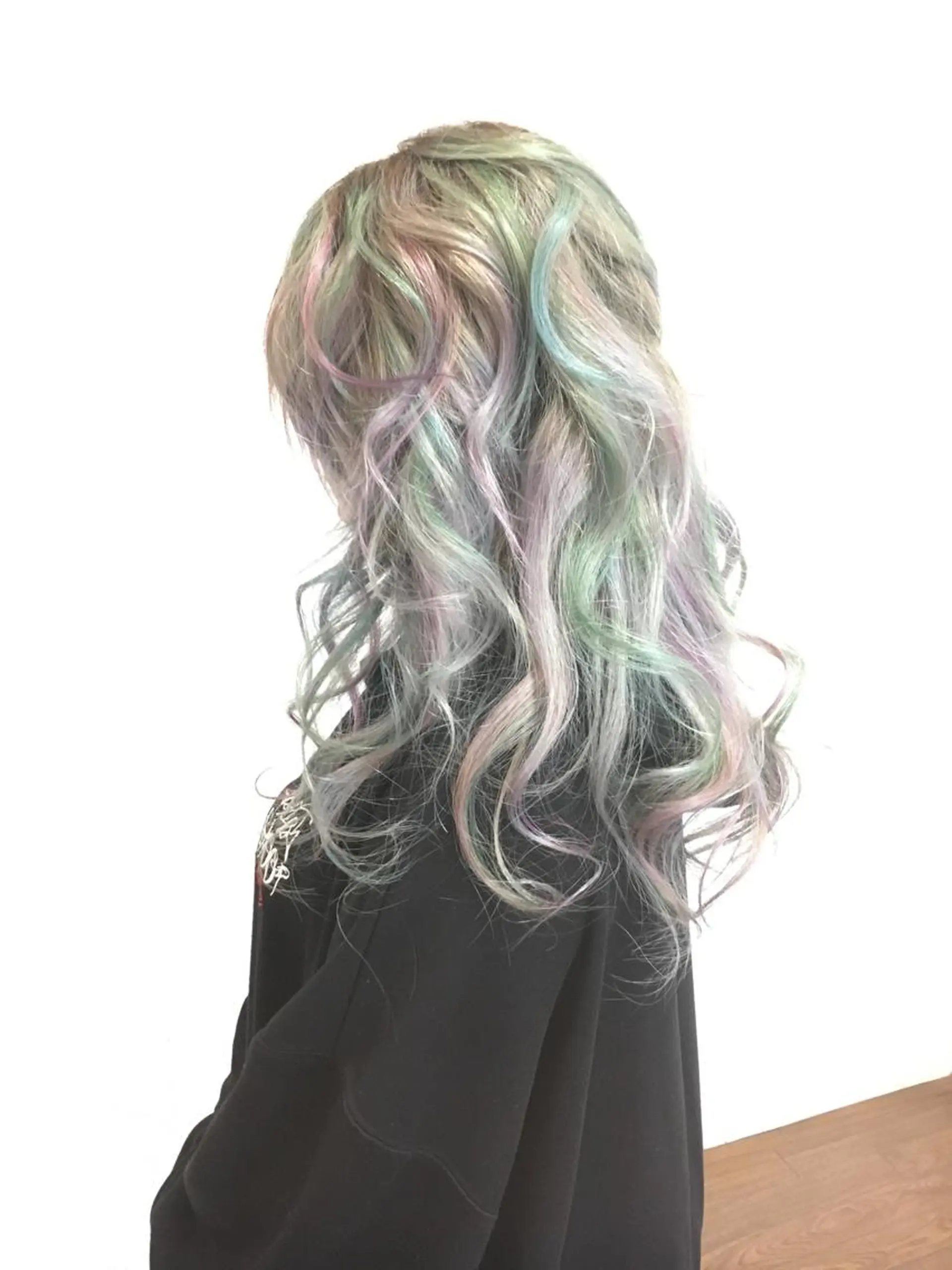 セミロング カラー アッシュ ダブルカラー メッシュ ユニコーンカラー GLAD 萩原のヘアスタイル