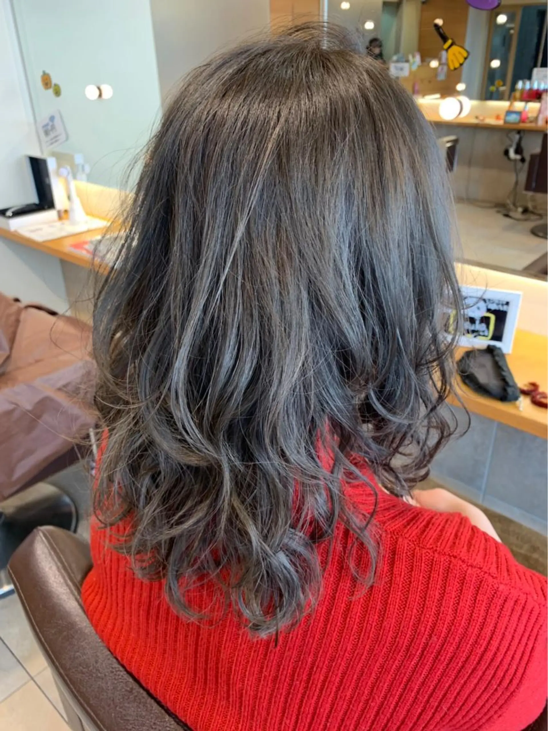 セミロング カラー 加藤 綾華のヘアスタイル