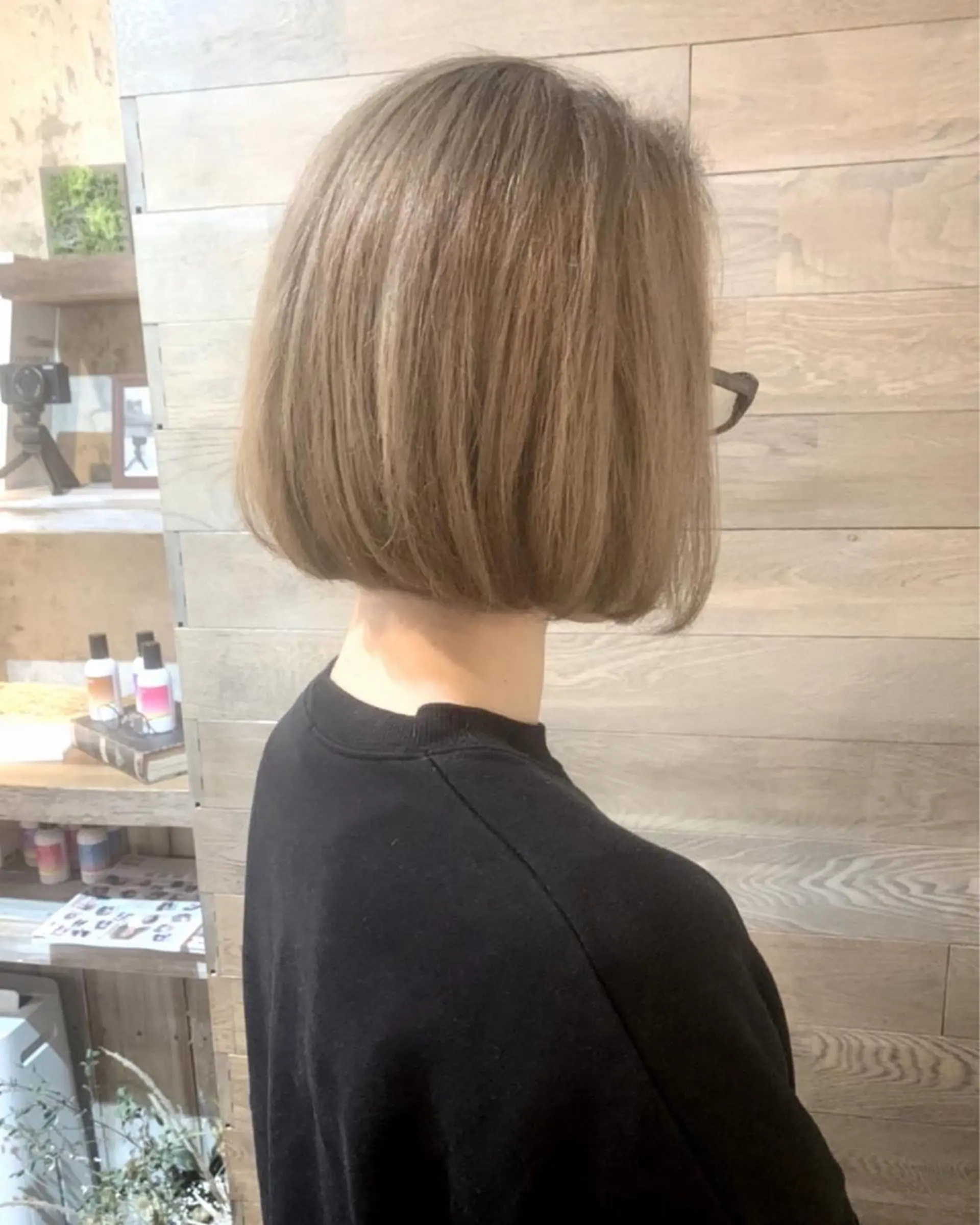 ミディアム カラー バレイヤージュ ブラウンカラー ココアブラウン デザインカラー グラデーションカラー カット ヘアカラー 京都大人女性ショート 徒歩1分/秋山のヘアスタイル