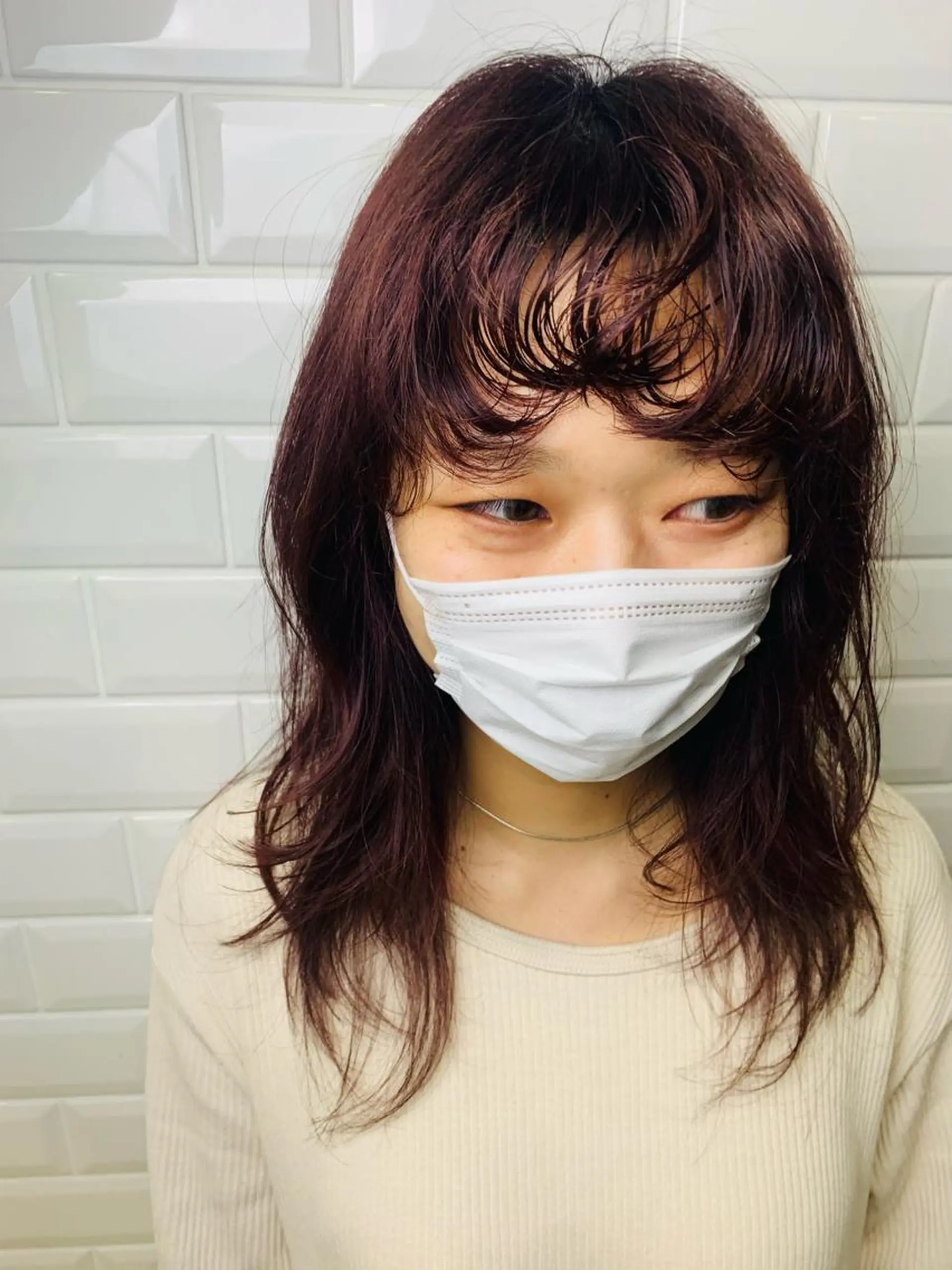 ミディアム カラー パーマ ミディアムパーマ ウルフカット APPiiS 柳田 葵のヘアスタイル