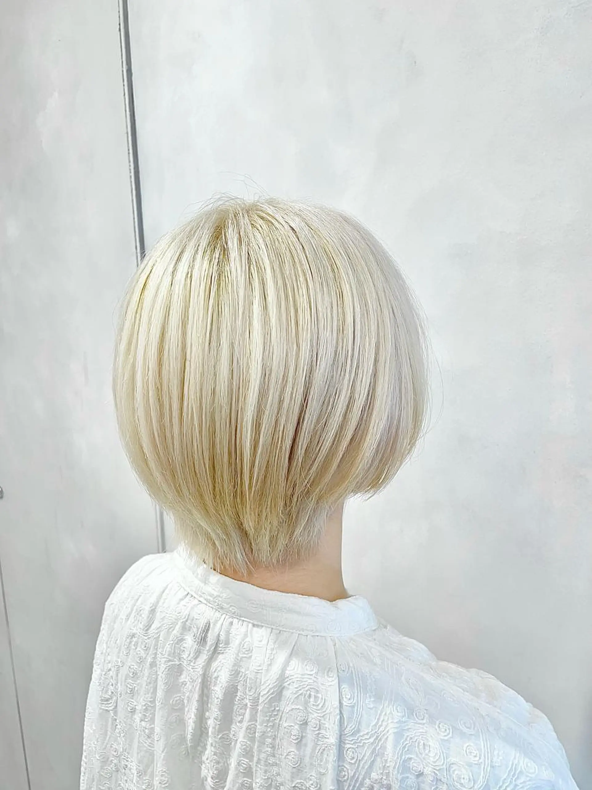 ショート カラー 抜きっぱなしブロンド ブロンド ホワイトブロンド ヘアカラー トリートメント 🔷ダブルカラーハイ トーン🔷櫻井走のヘアスタイル