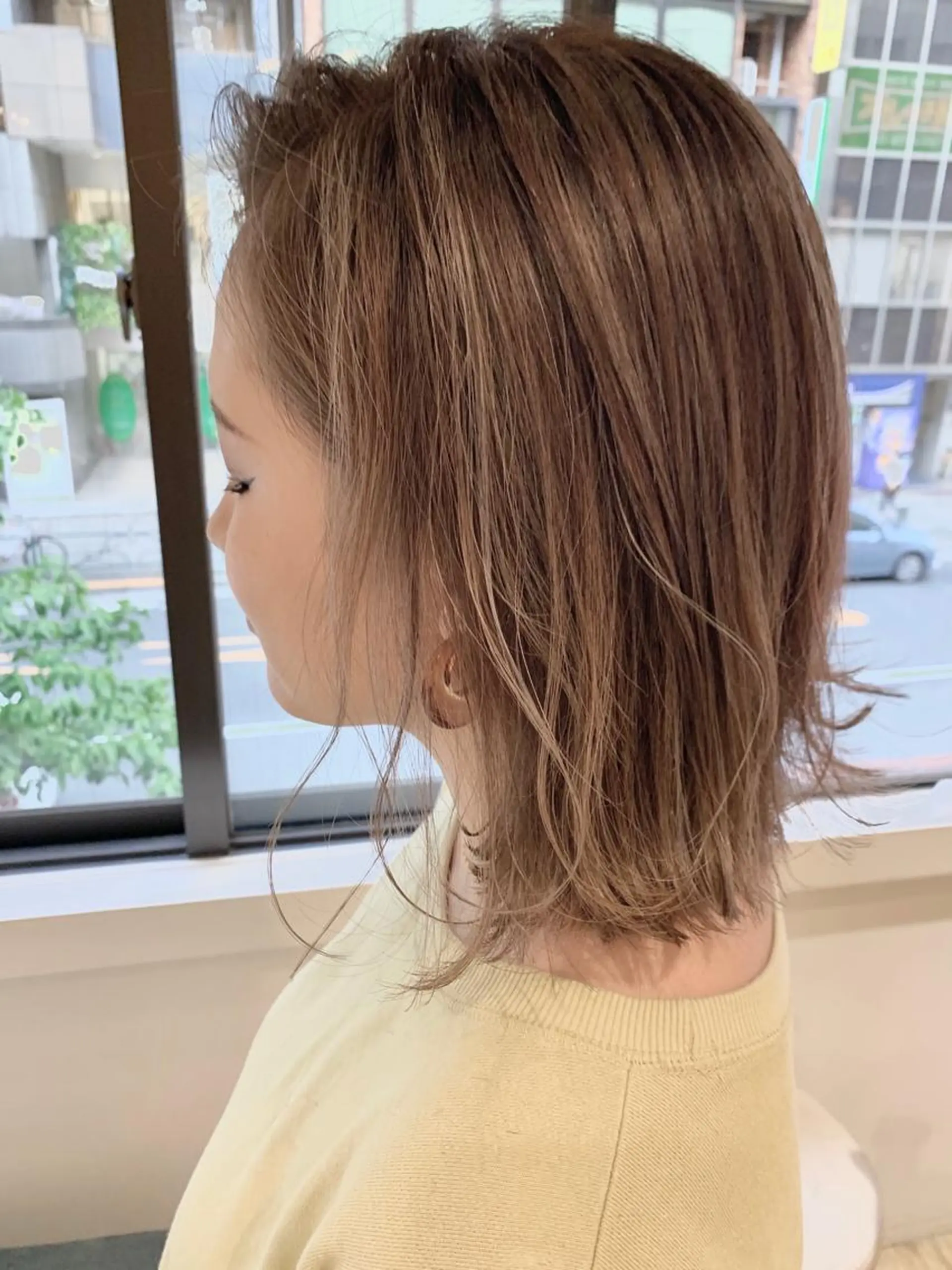 ミディアム ハイライト ヘアカラー トリートメント 渋谷ハイトーン/ デザインカラー阿部のヘアスタイル